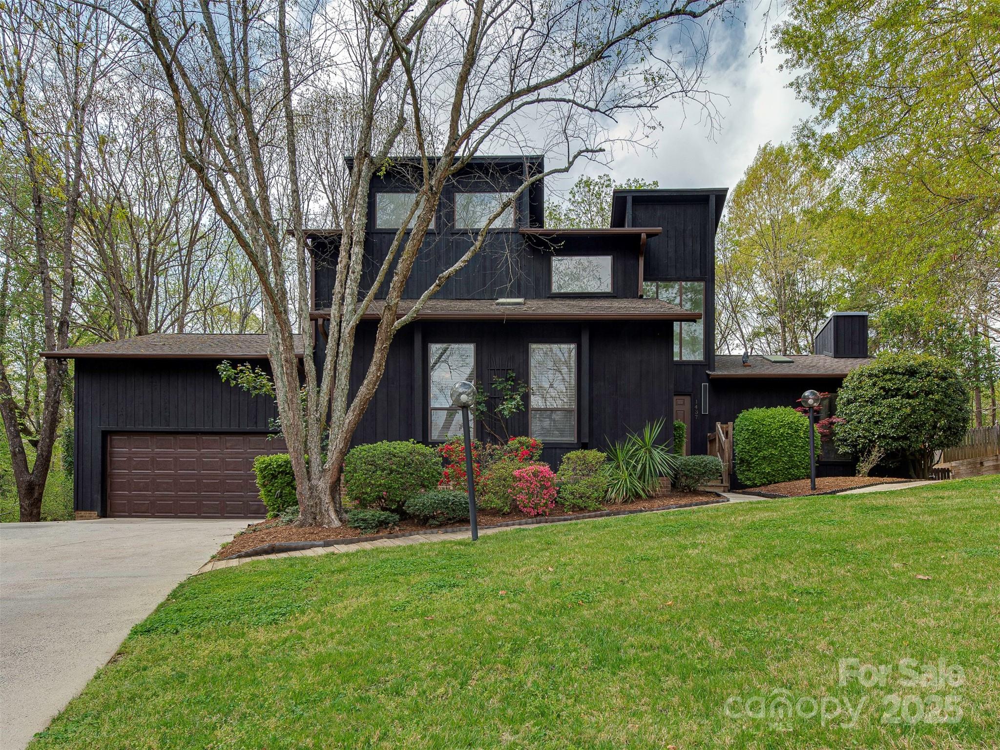 Arbor Estates Real Estate Listings Main Image