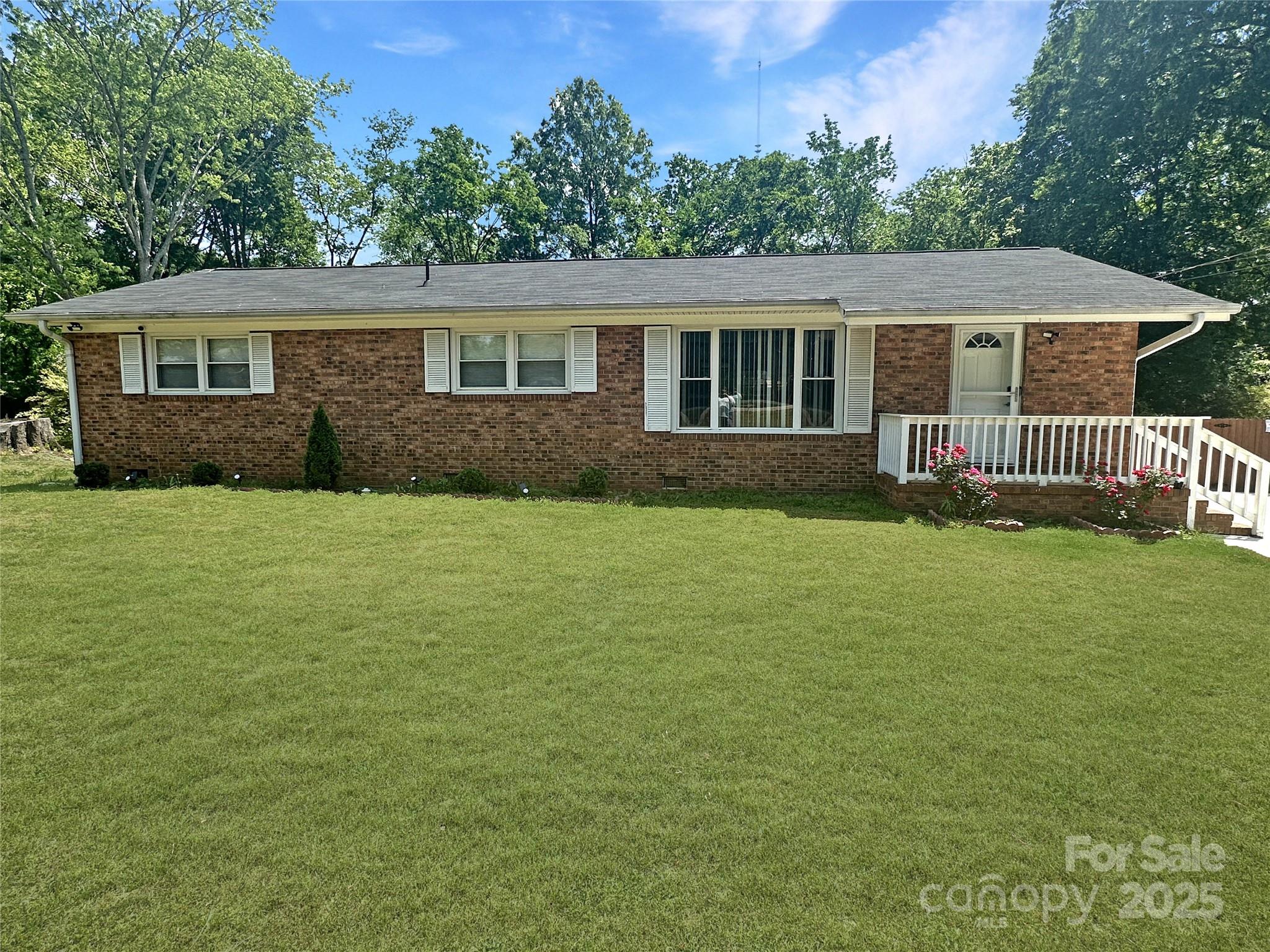 1121 Rembrandt Drive Property Photo 1