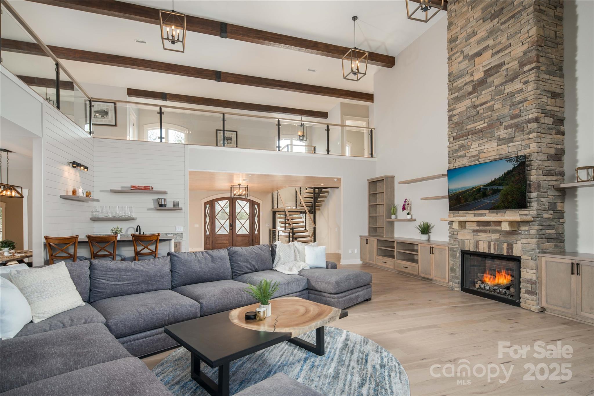 1555 Royal Lane Property Photo 7