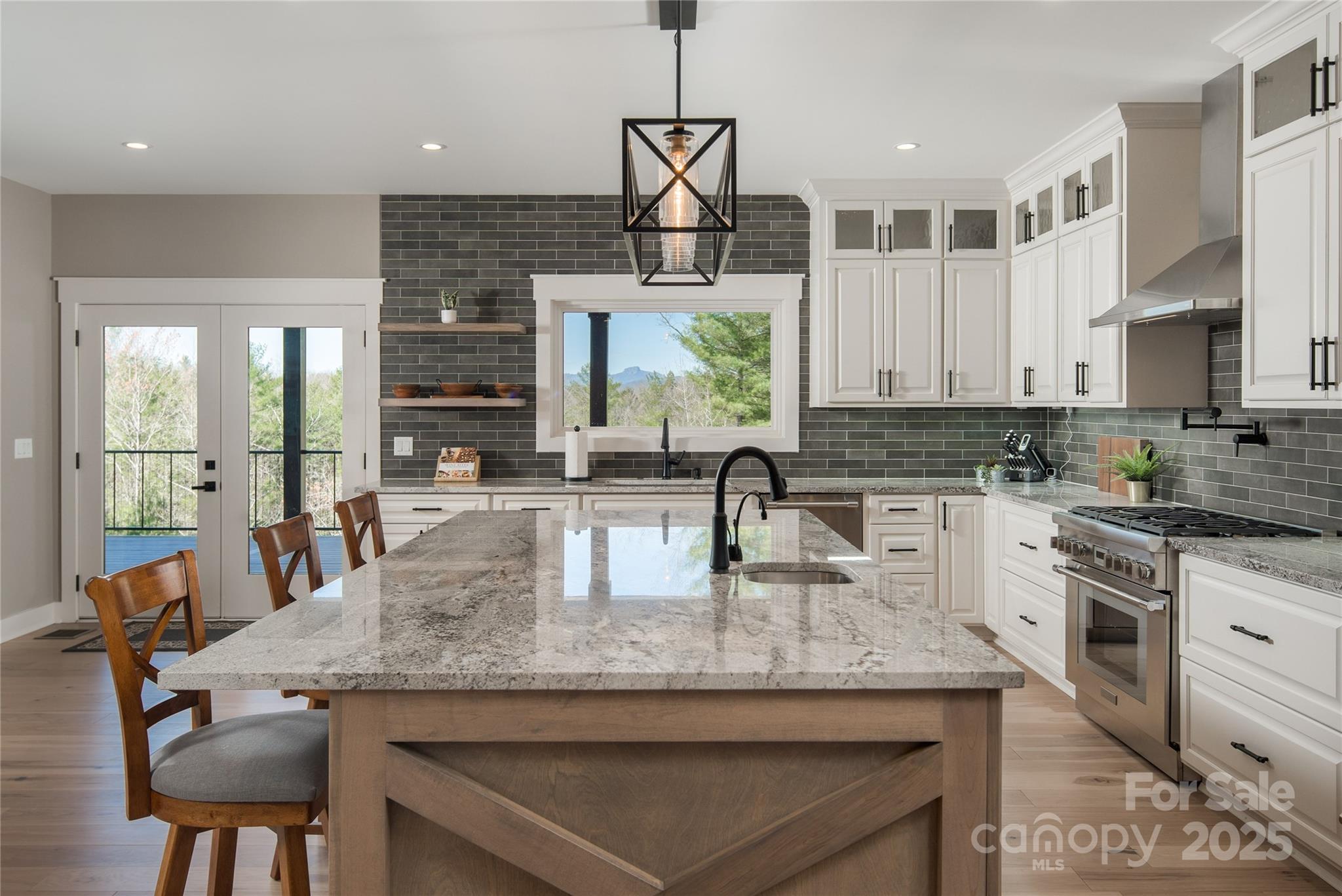 1555 Royal Lane Property Photo 9