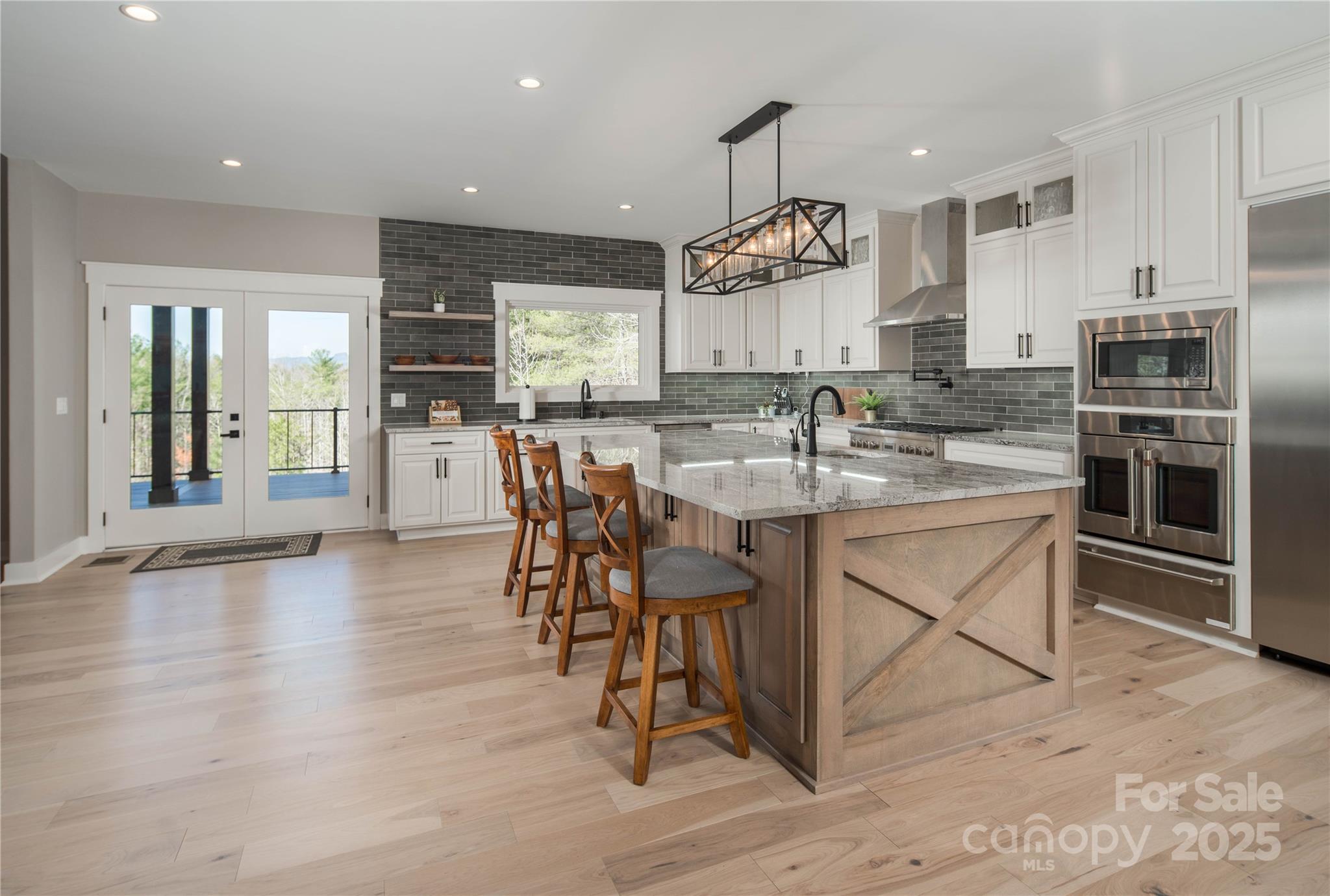 1555 Royal Lane Property Photo 11