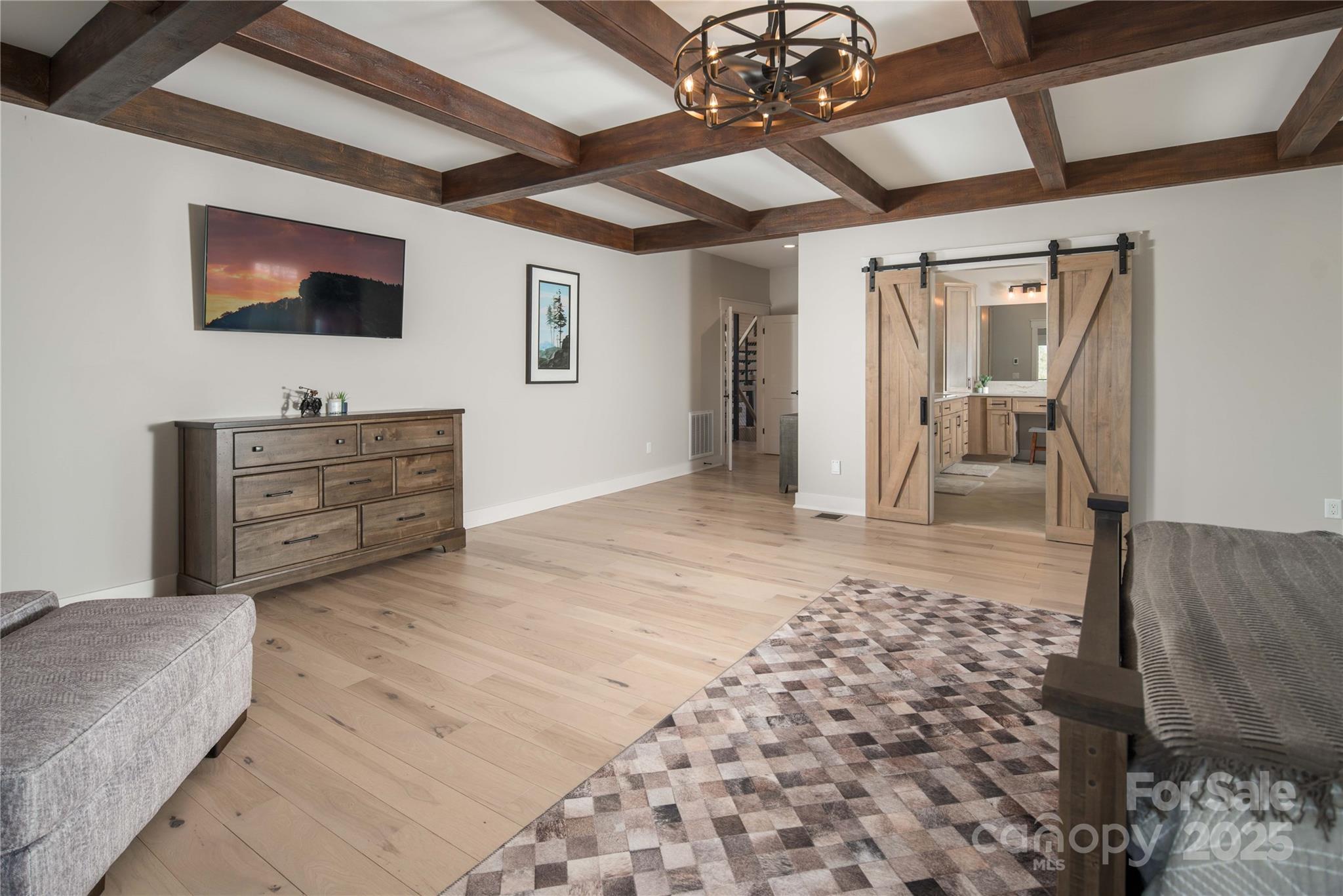 1555 Royal Lane Property Photo 16