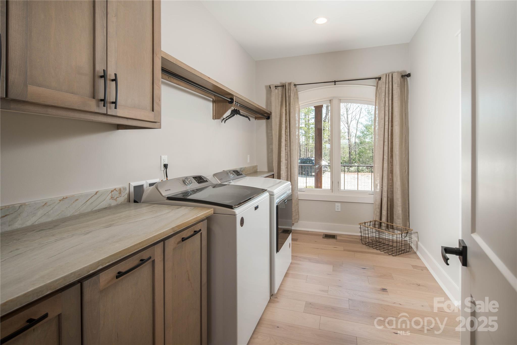 1555 Royal Lane Property Photo 19