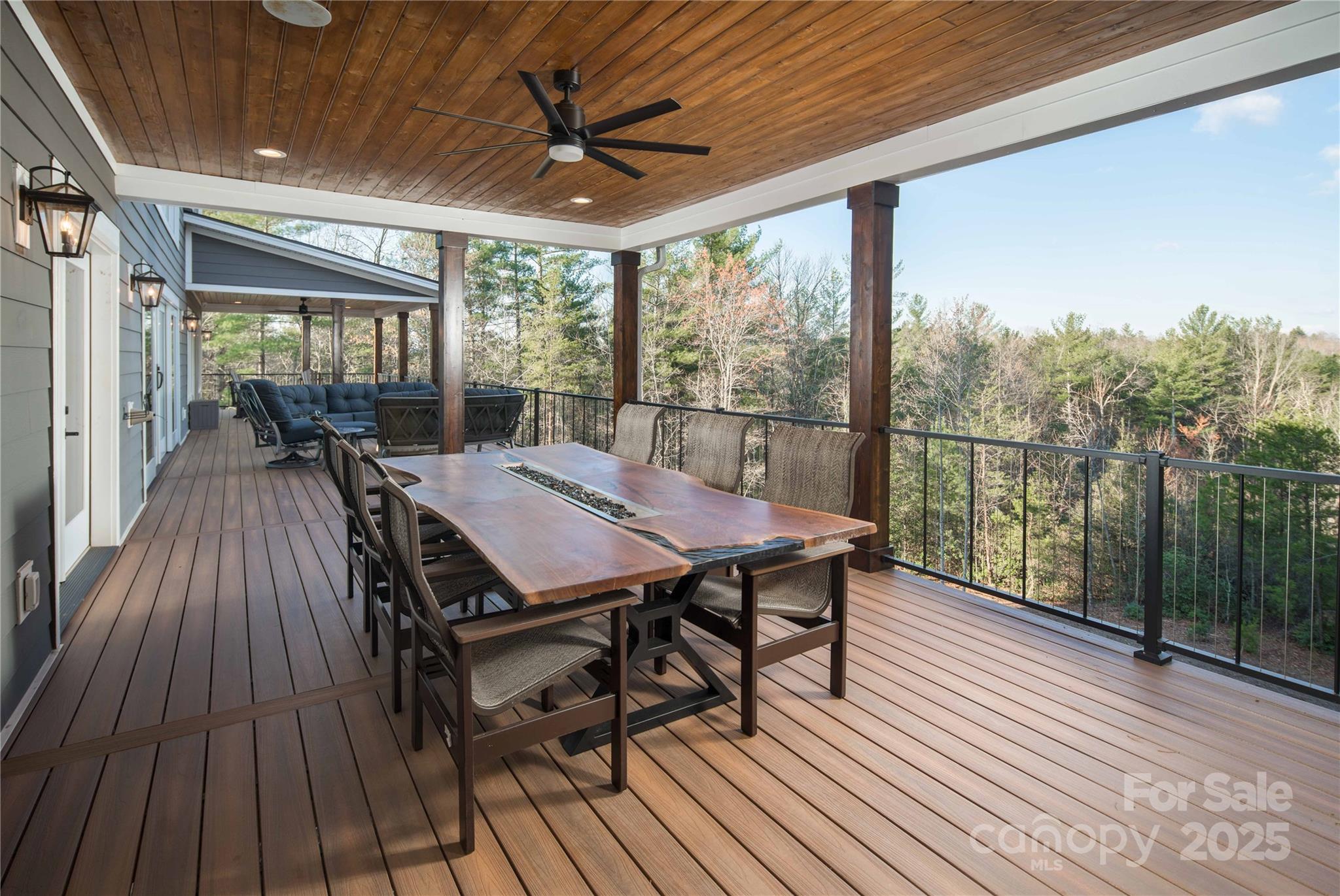 1555 Royal Lane Property Photo 22