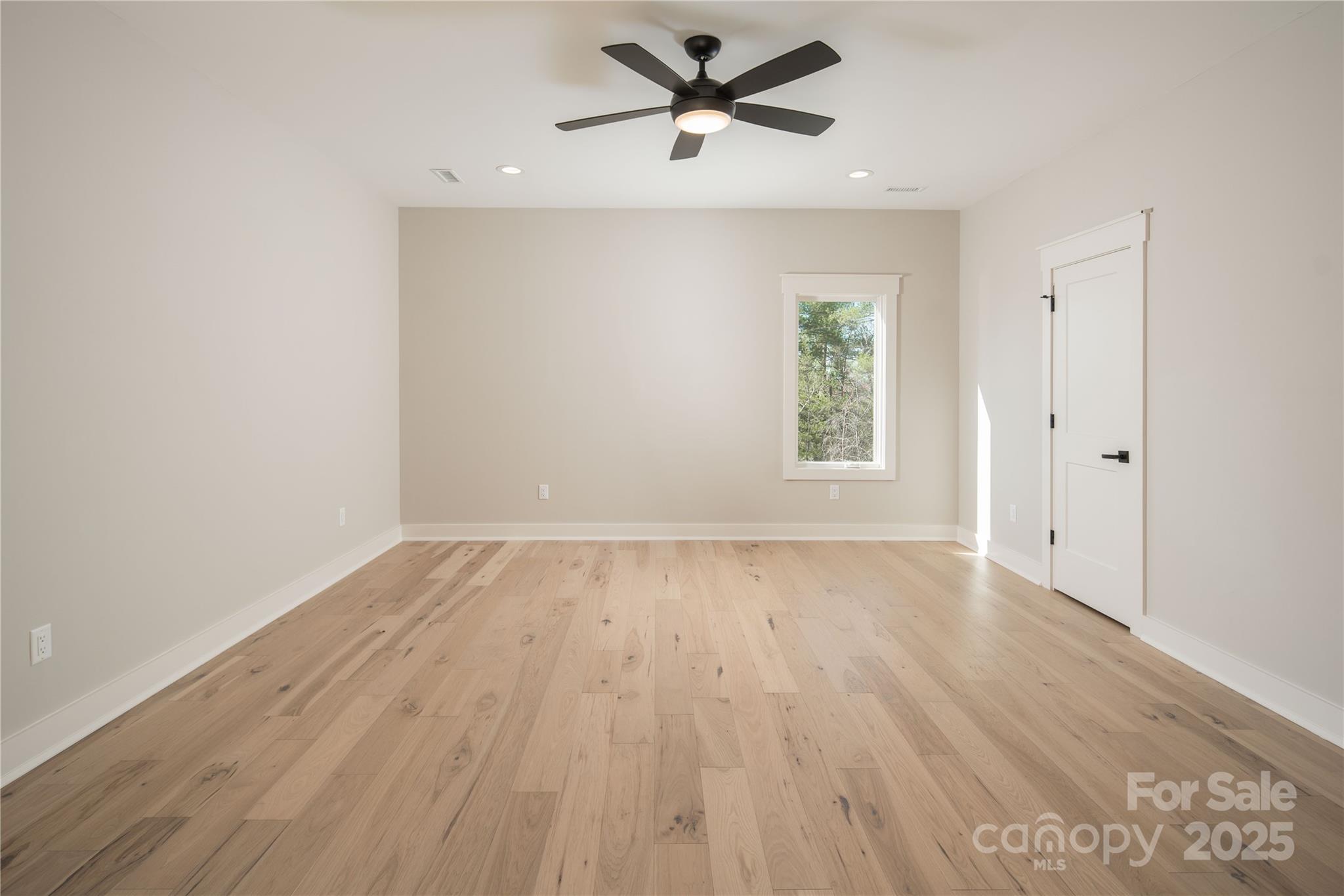 1555 Royal Lane Property Photo 28