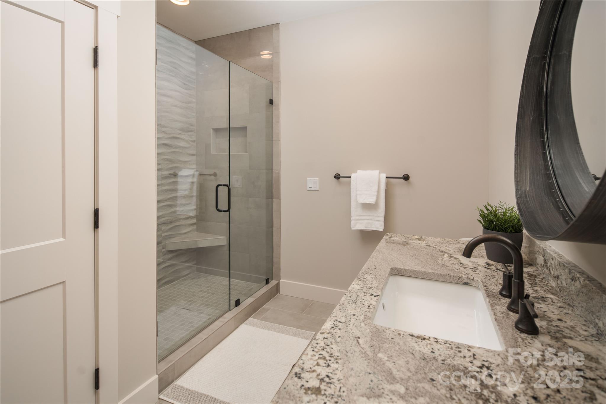 1555 Royal Lane Property Photo 29