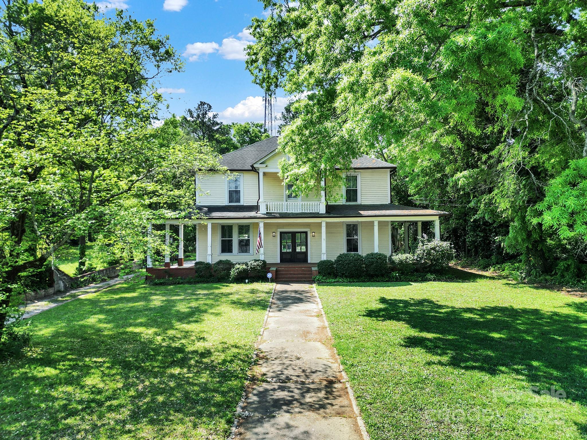 407 Chesterfield Avenue Property Photo 1