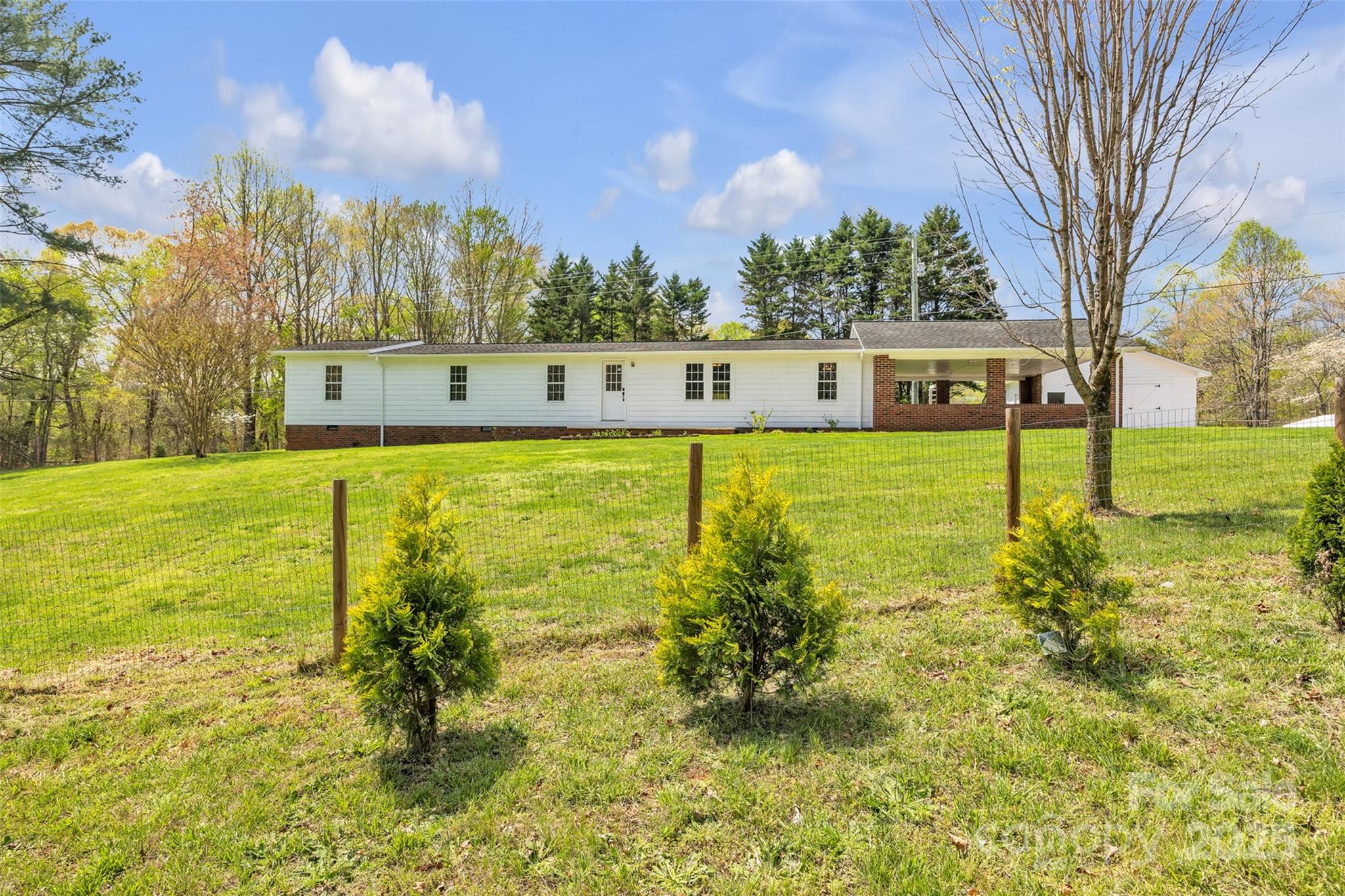 1975 Old Wilkesboro Road Property Photo