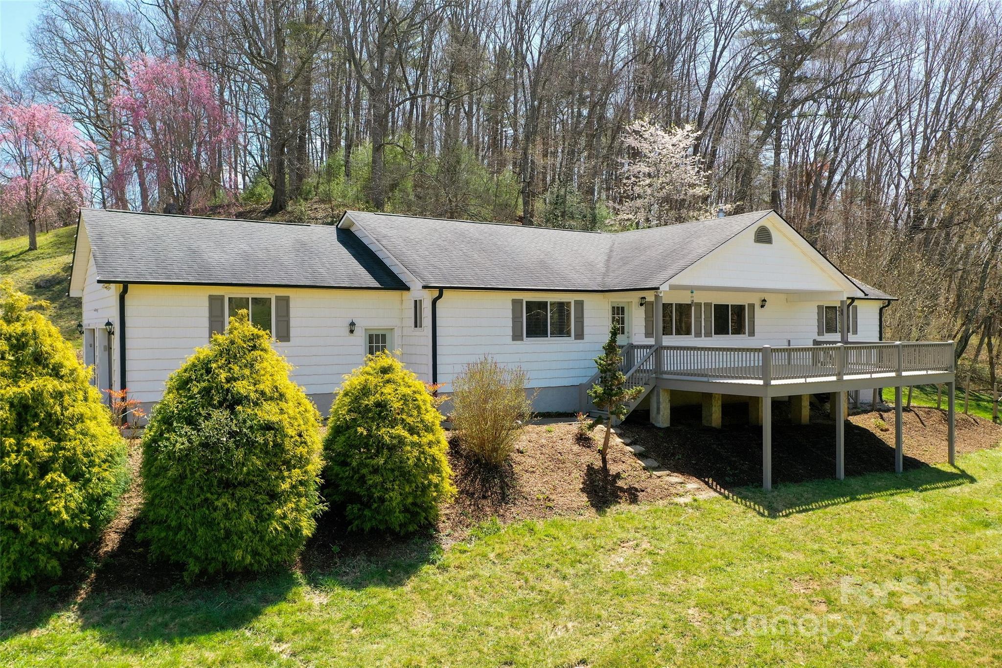250 Bannock Drive Property Photo