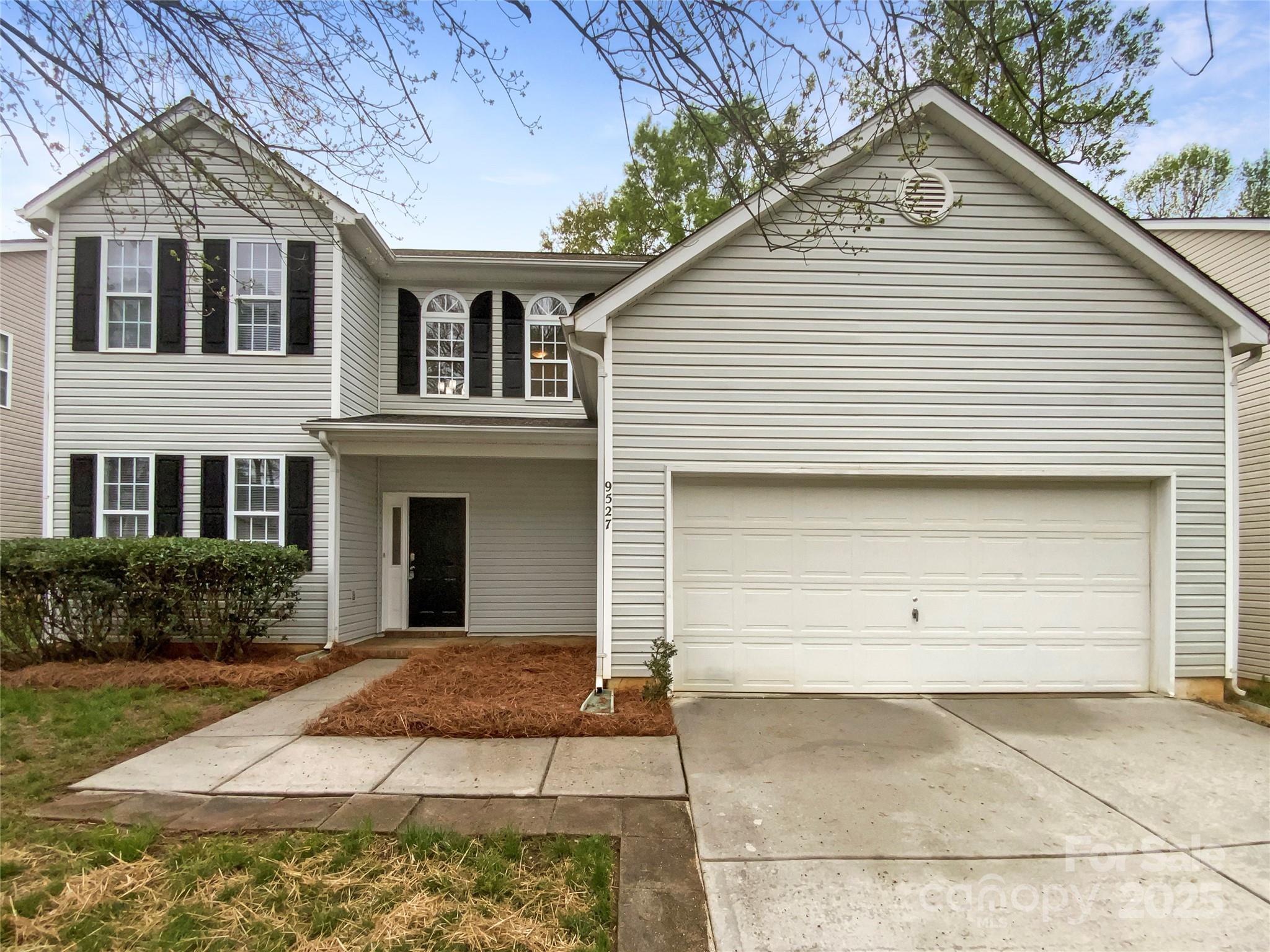 9527 Scotland Hall Court Property Photo 1