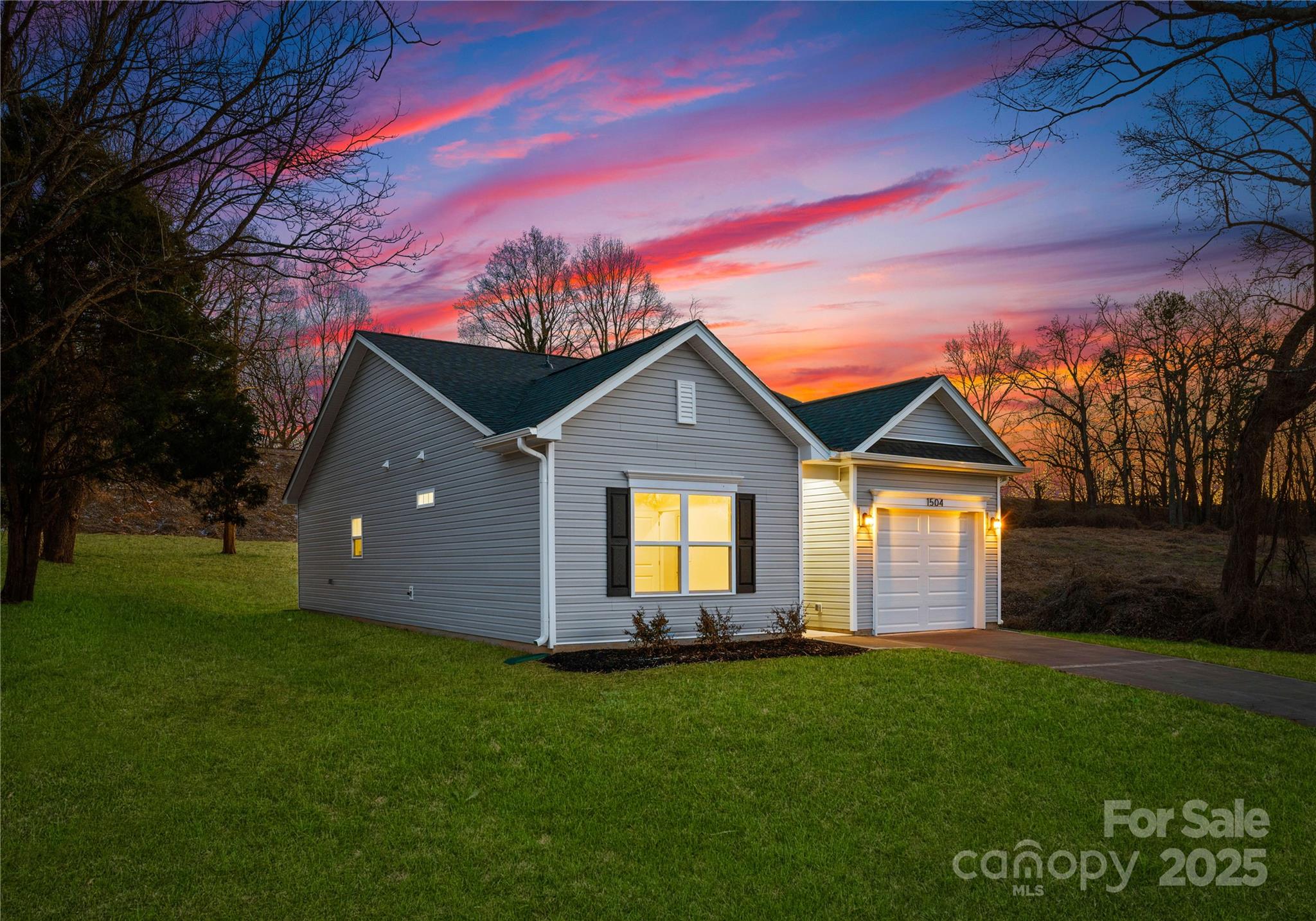 212 S Columbia Street Property Photo