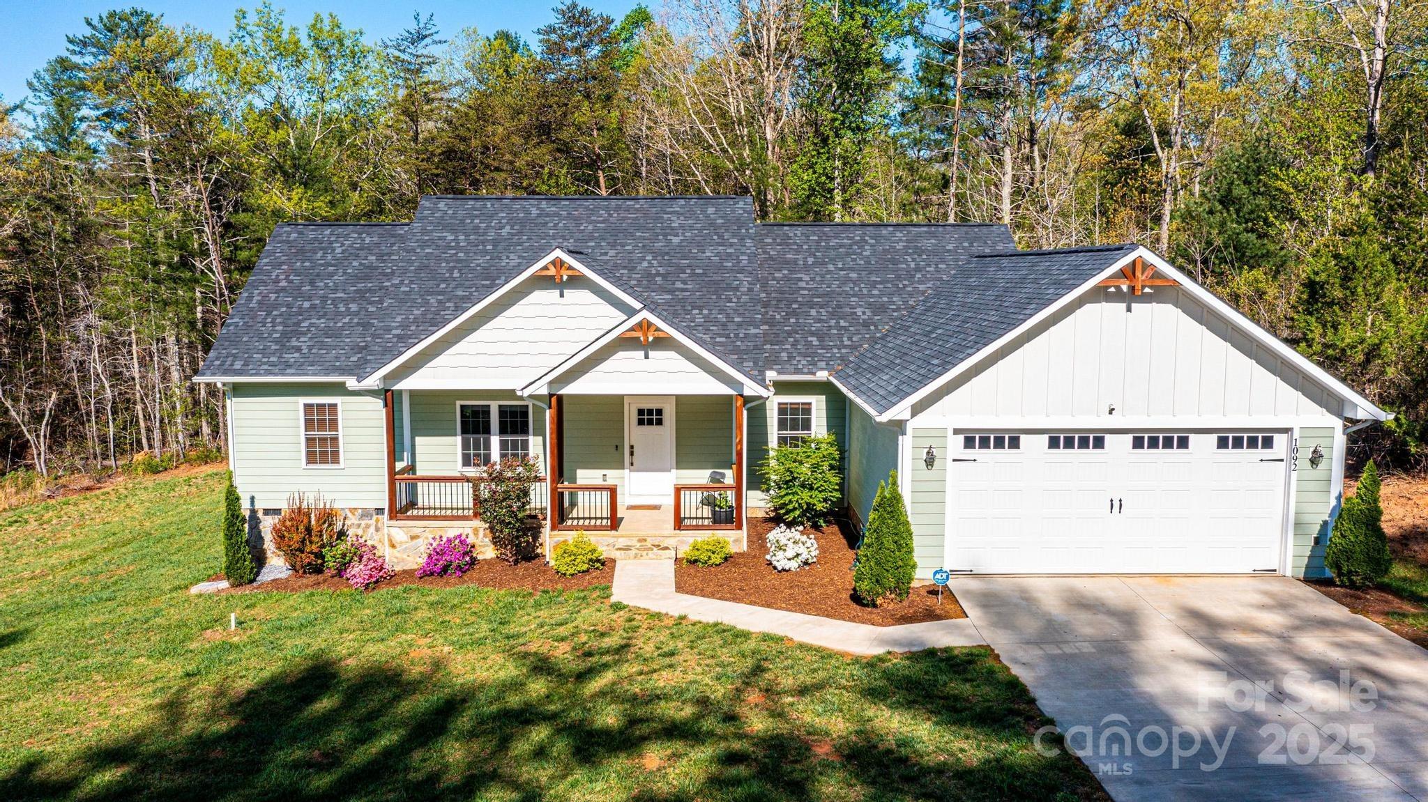 1092 Mast Hook Way Property Photo 1