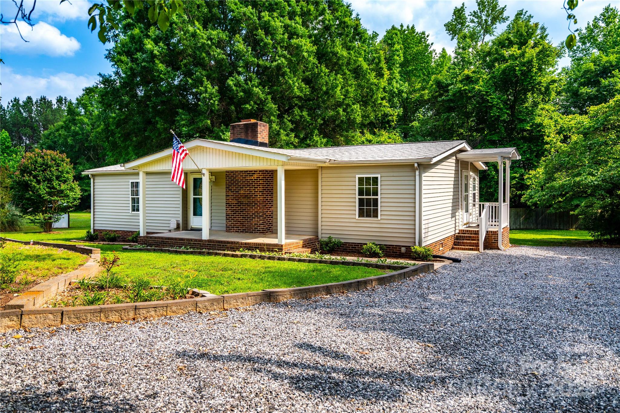 7050 Forney Hill Road Property Photo 1