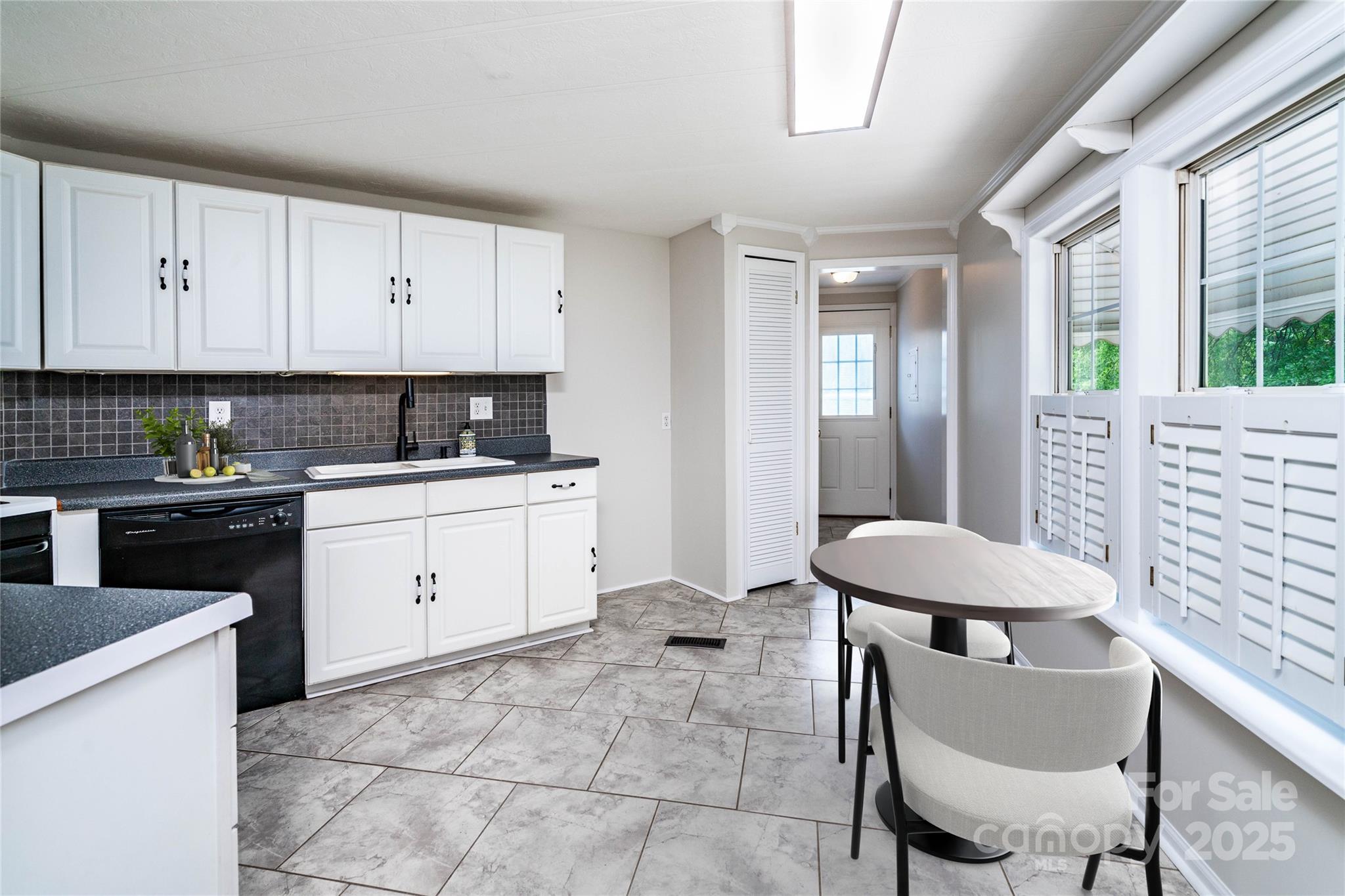 7050 Forney Hill Road Property Photo 10