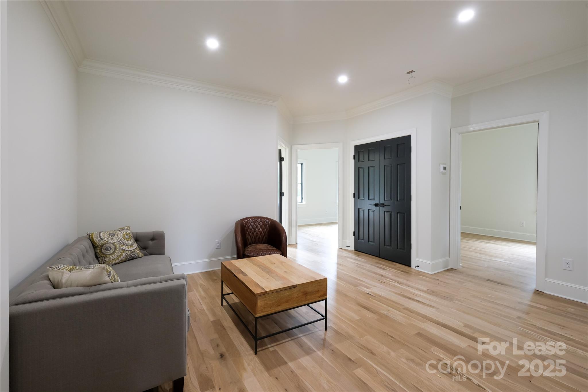 1805 East Boulevard 200 Property Photo 8
