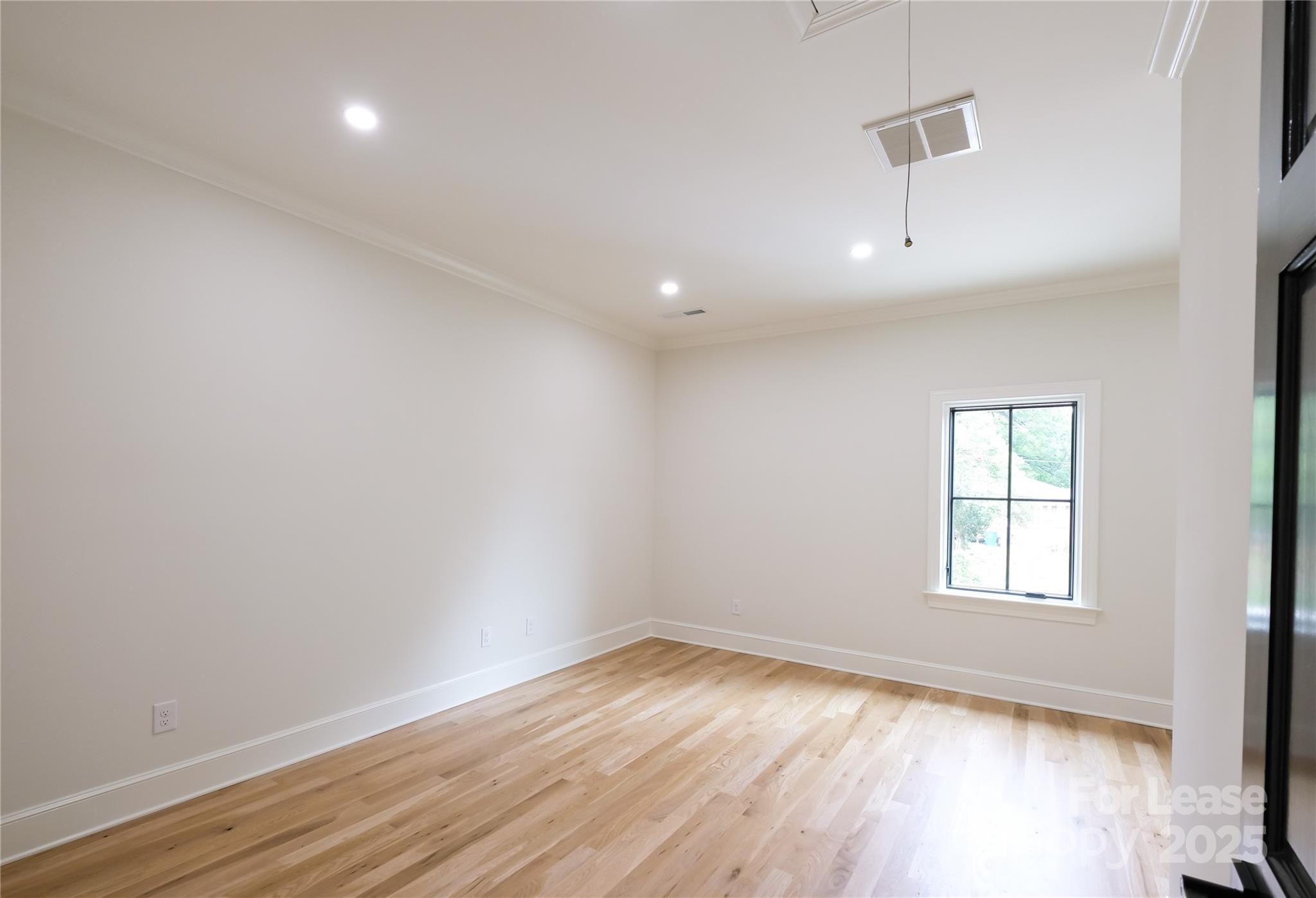 1805 East Boulevard 200 Property Photo 10