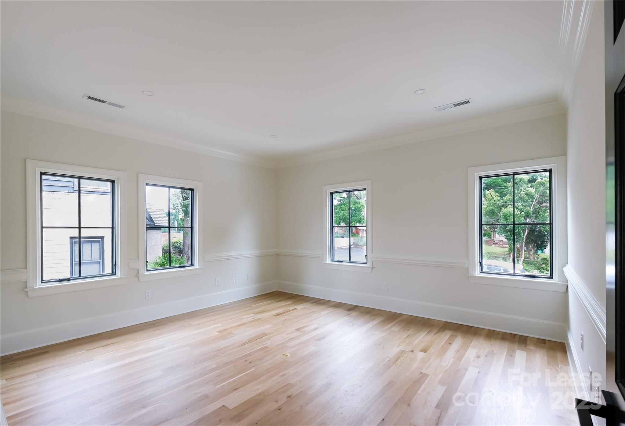 1805 East Boulevard 200 Property Photo 16