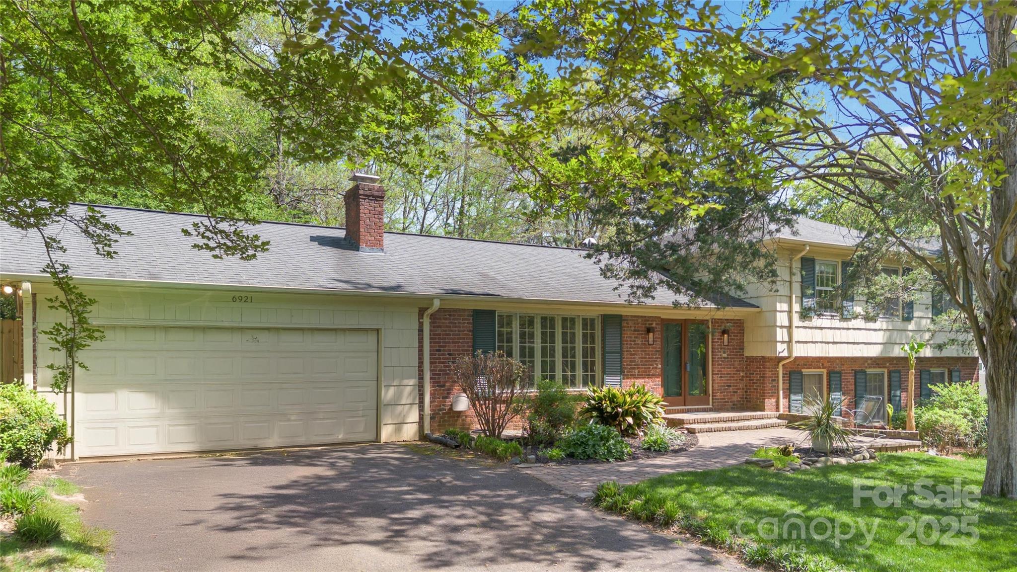 6921 Thermal Road Property Photo