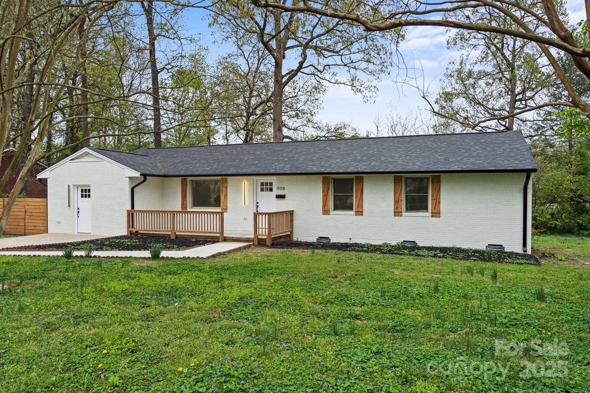 908 Woodside Drive Property Photo
