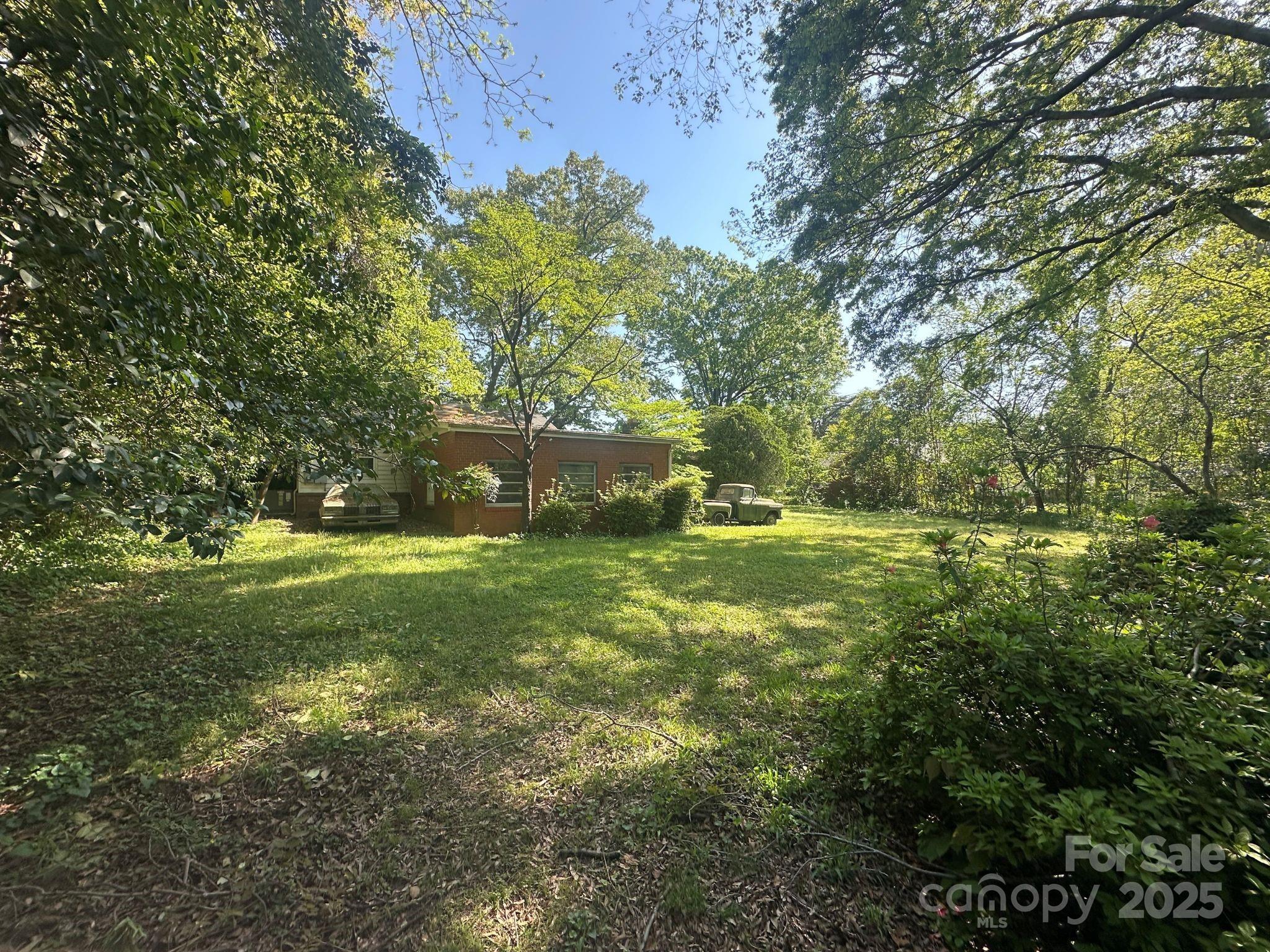 4301 The Plaza Property Photo 3