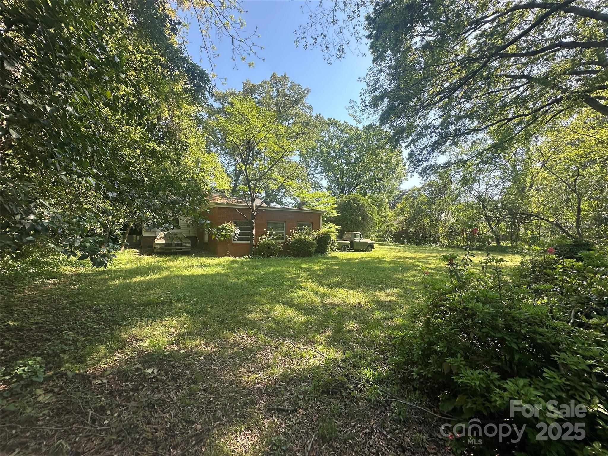 4301 The Plaza Property Photo 2