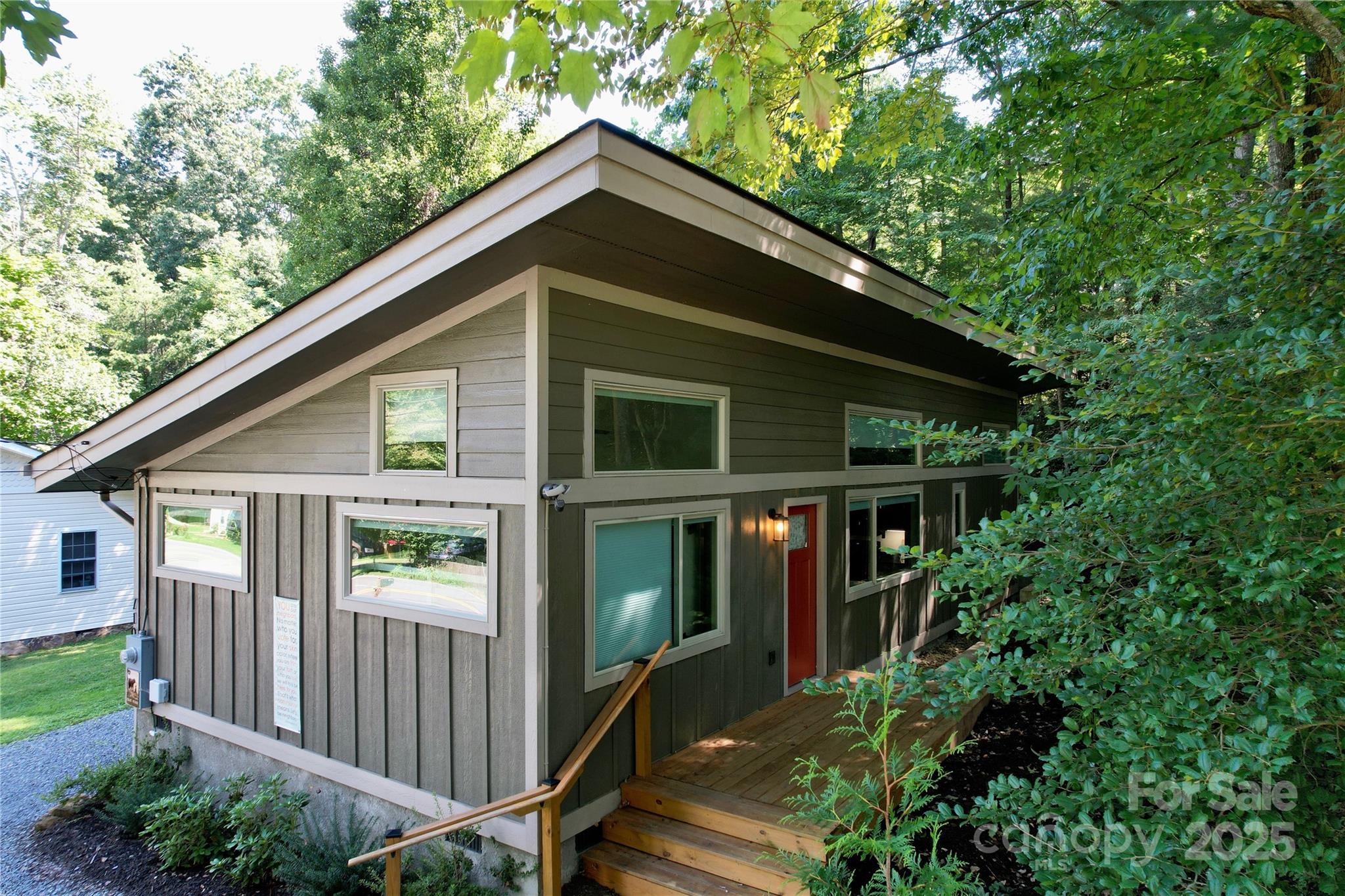 710 Rhododendron Avenue Property Photo