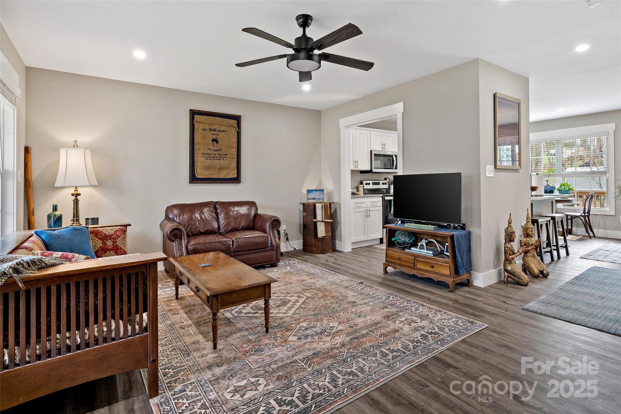 28 Whittier Drive 3a Property Photo 8