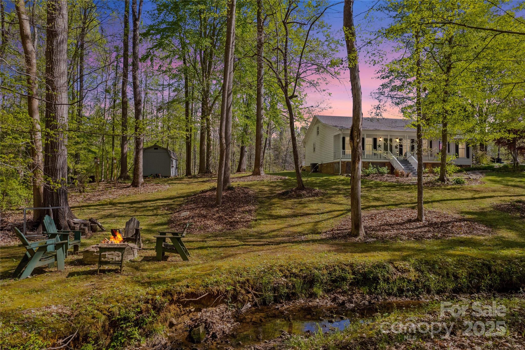 927 Smith Road Property Photo 2