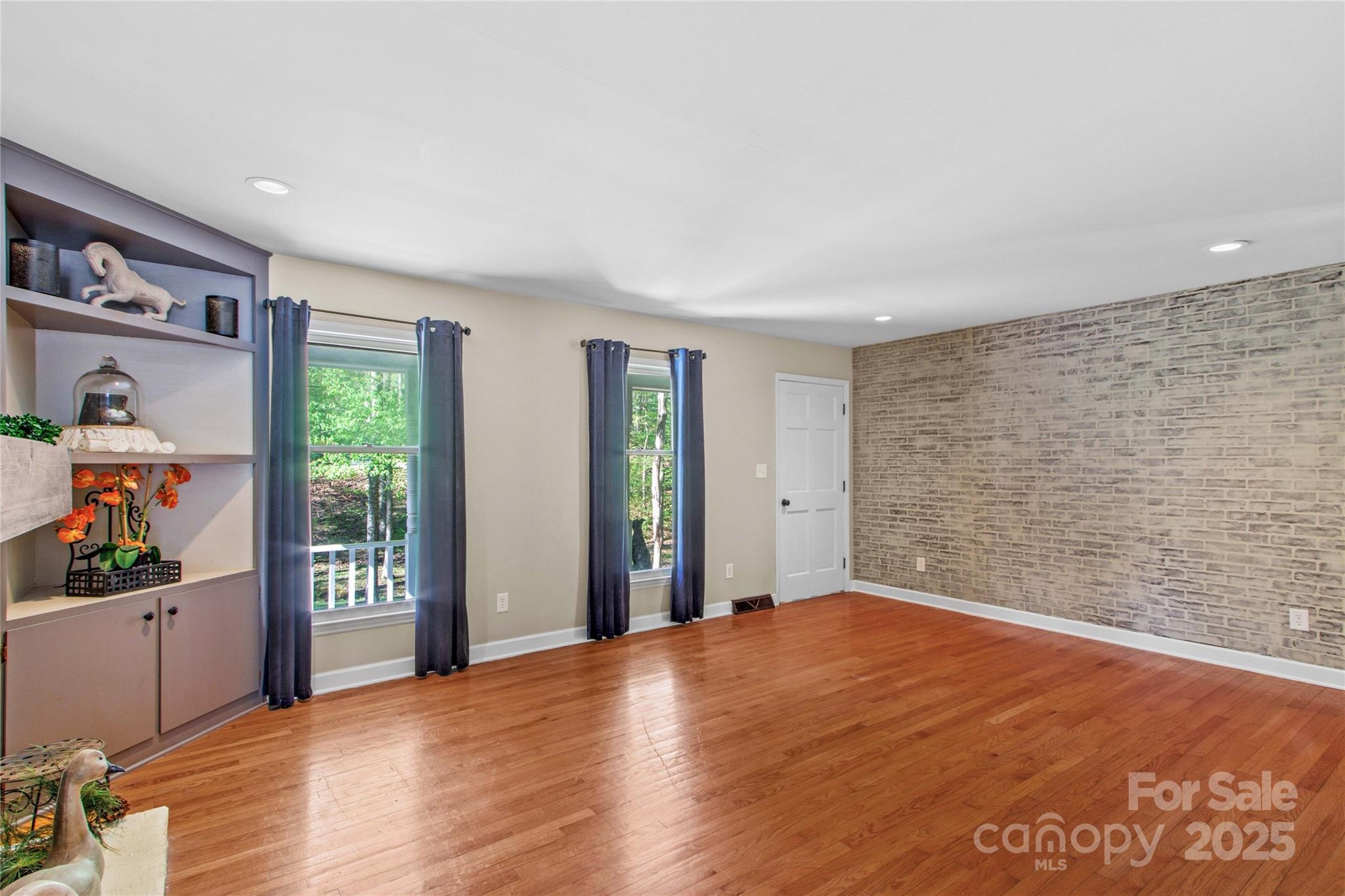 927 Smith Road Property Photo 13