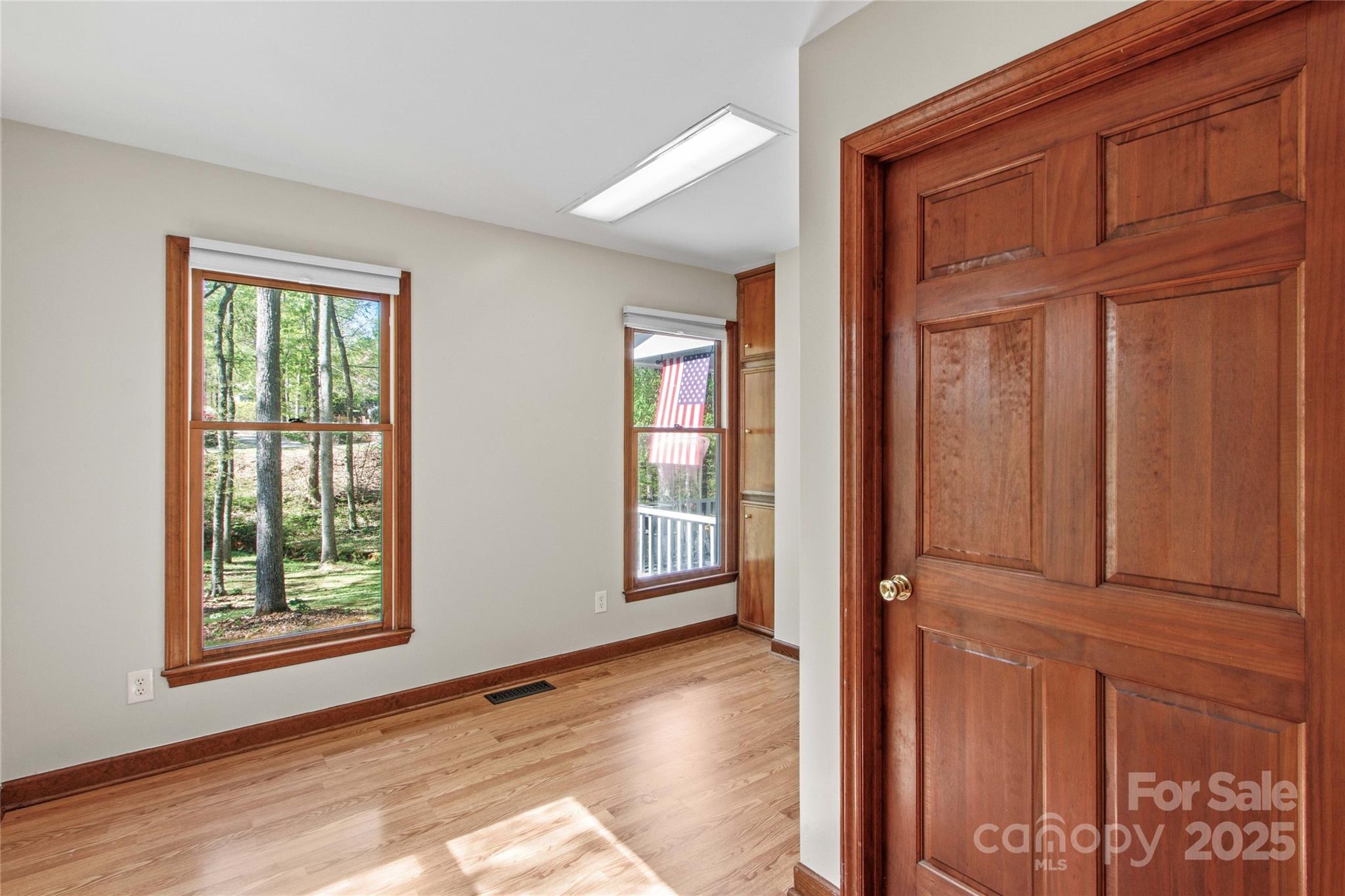 927 Smith Road Property Photo 17