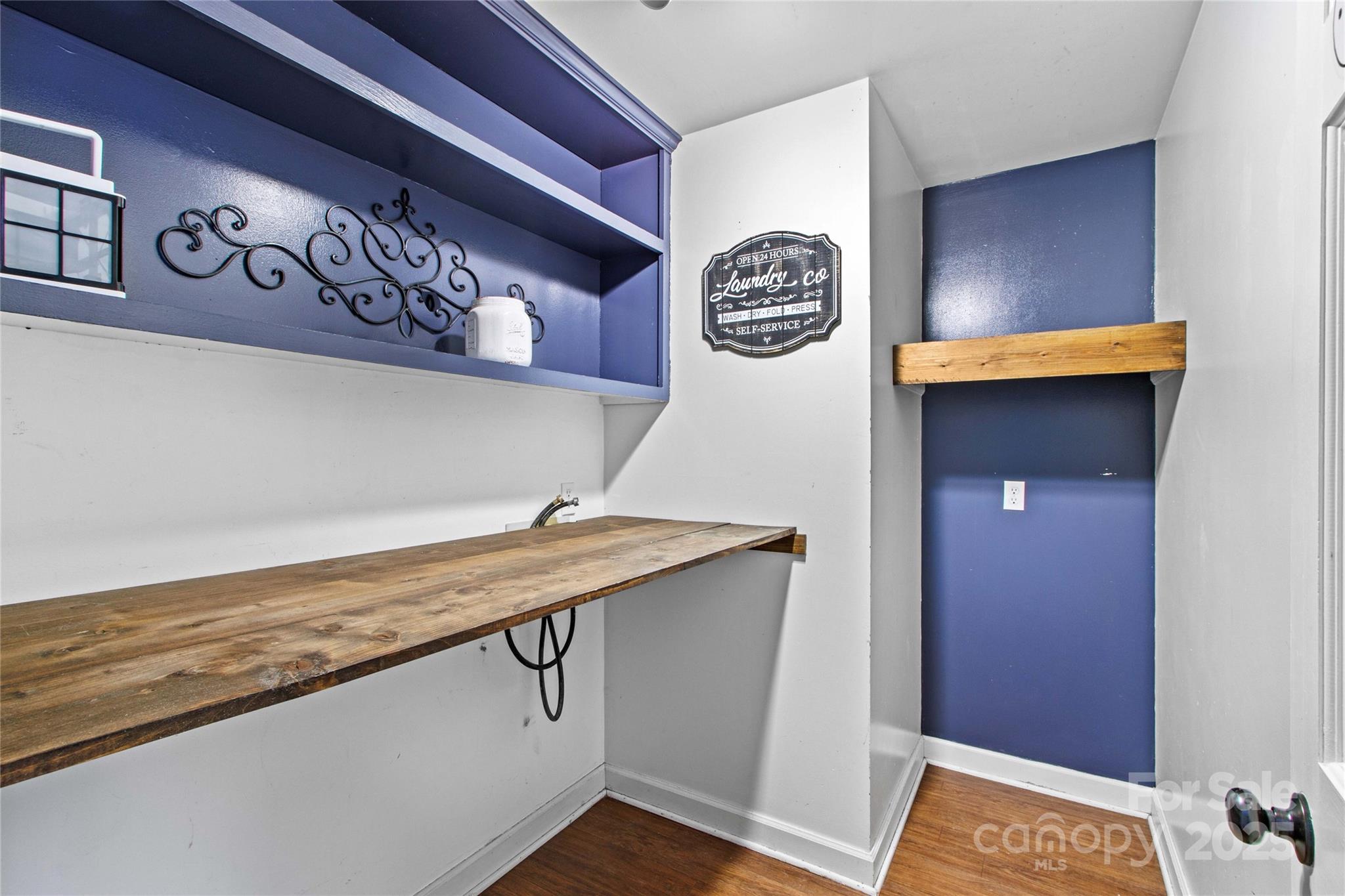 927 Smith Road Property Photo 23