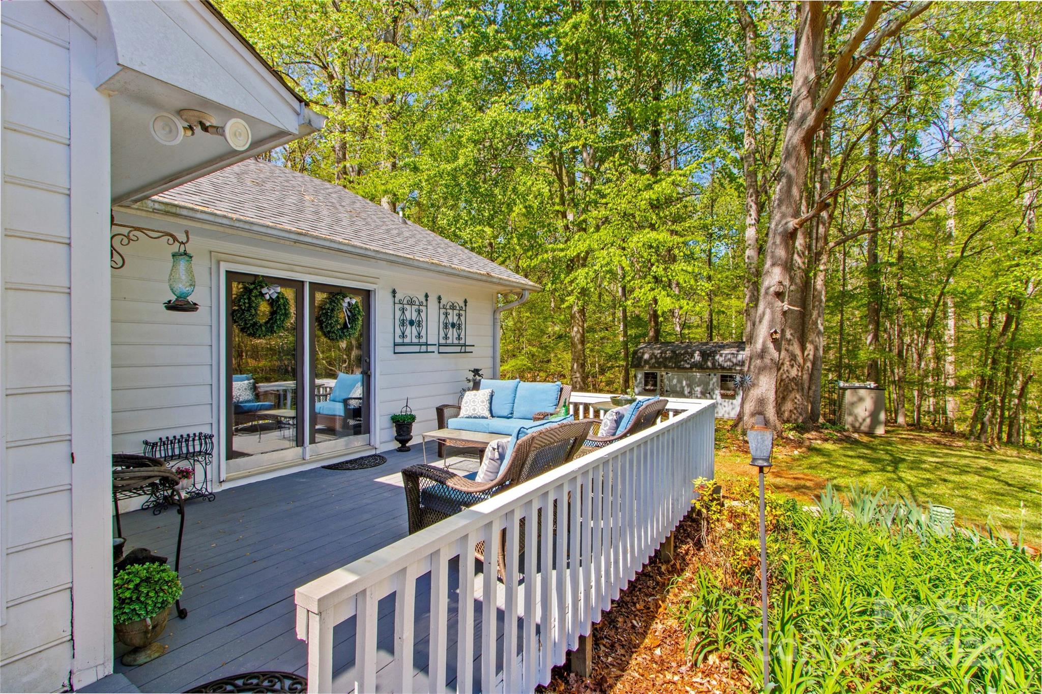 927 Smith Road Property Photo 26