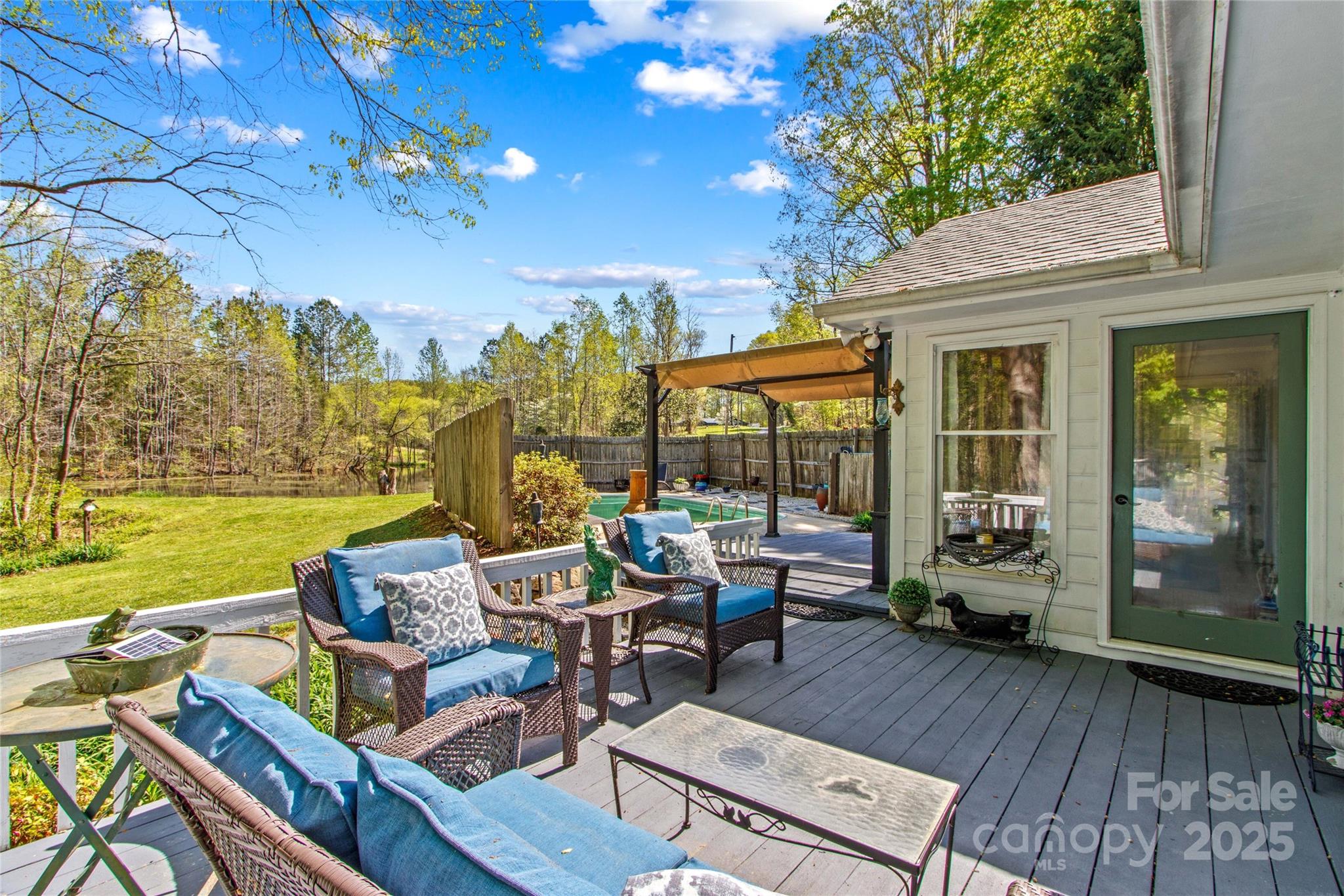 927 Smith Road Property Photo 28