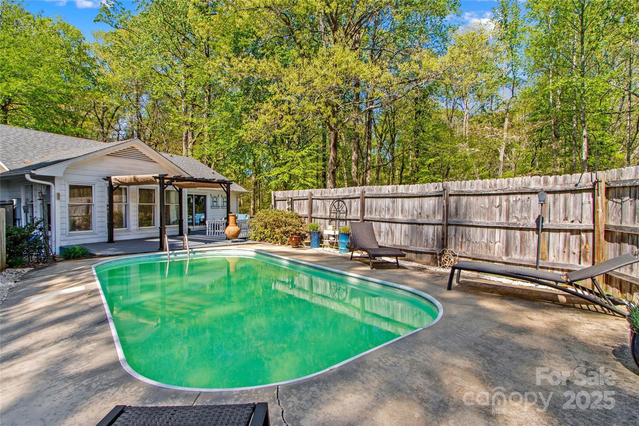 927 Smith Road Property Photo 32