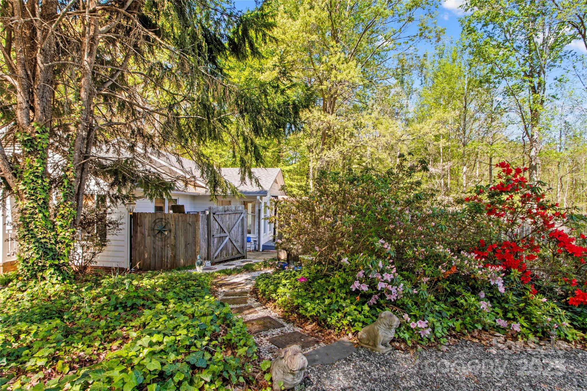 927 Smith Road Property Photo 40