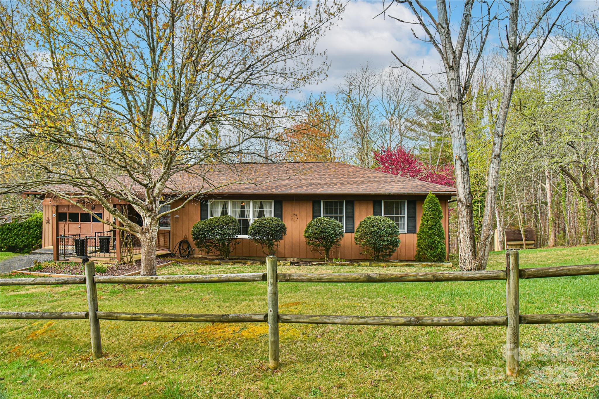 25 Red Oak Lane Property Photo
