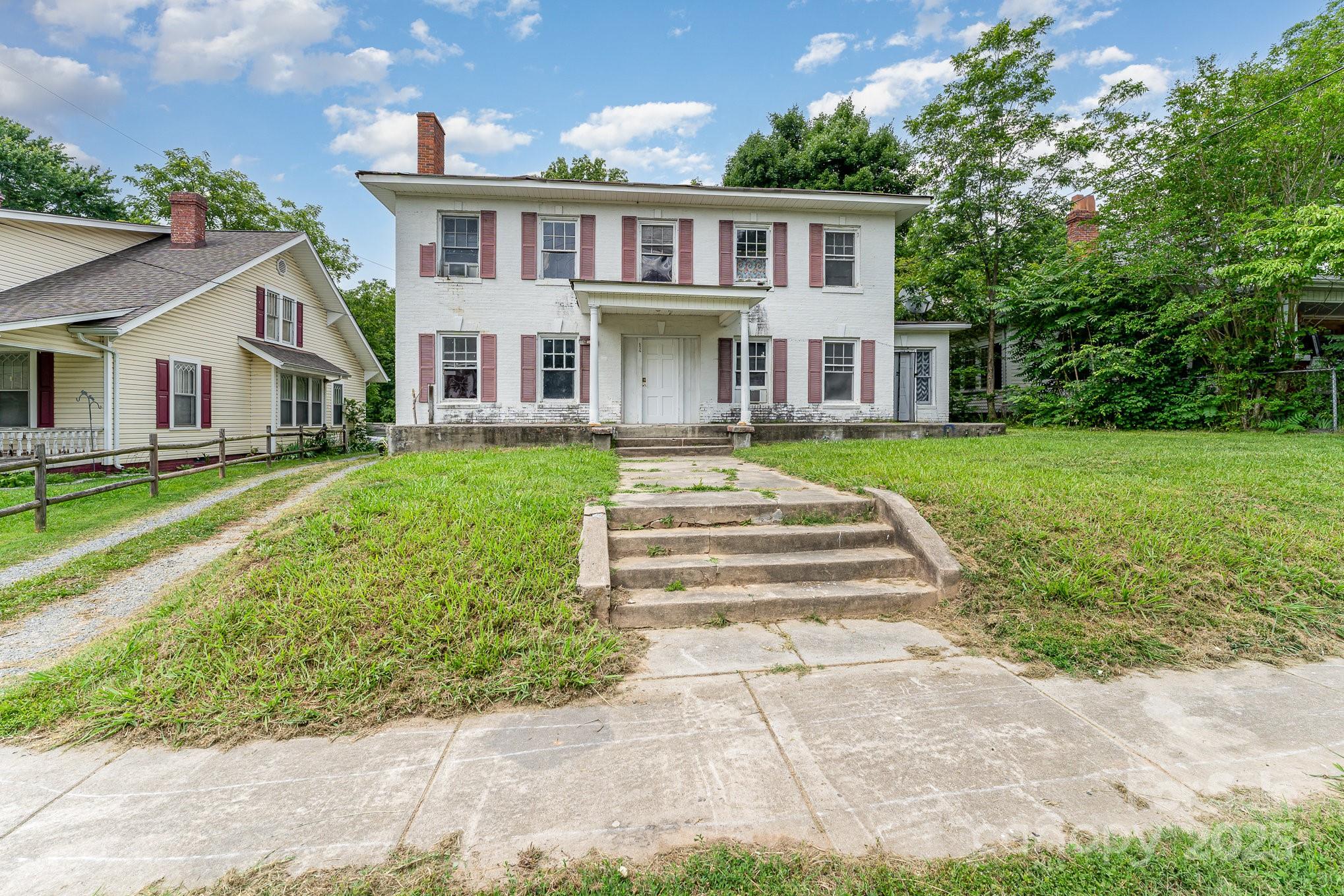 604 Wentworth Street Property Photo 2