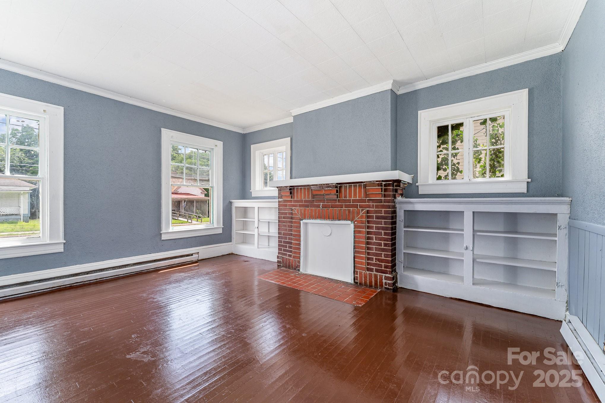604 Wentworth Street Property Photo 5