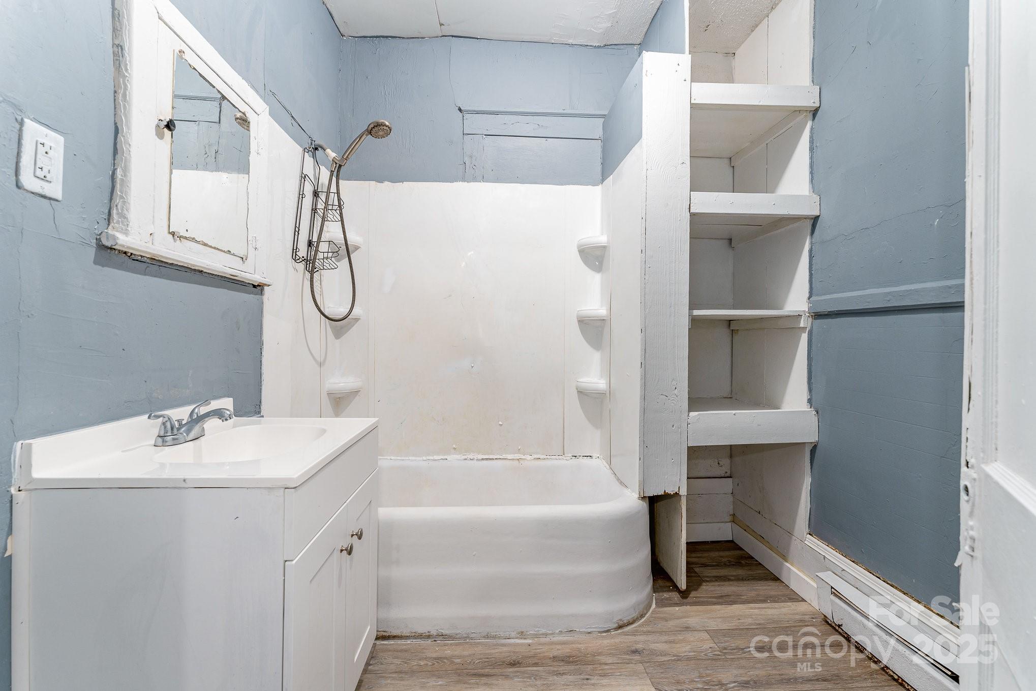 604 Wentworth Street Property Photo 16