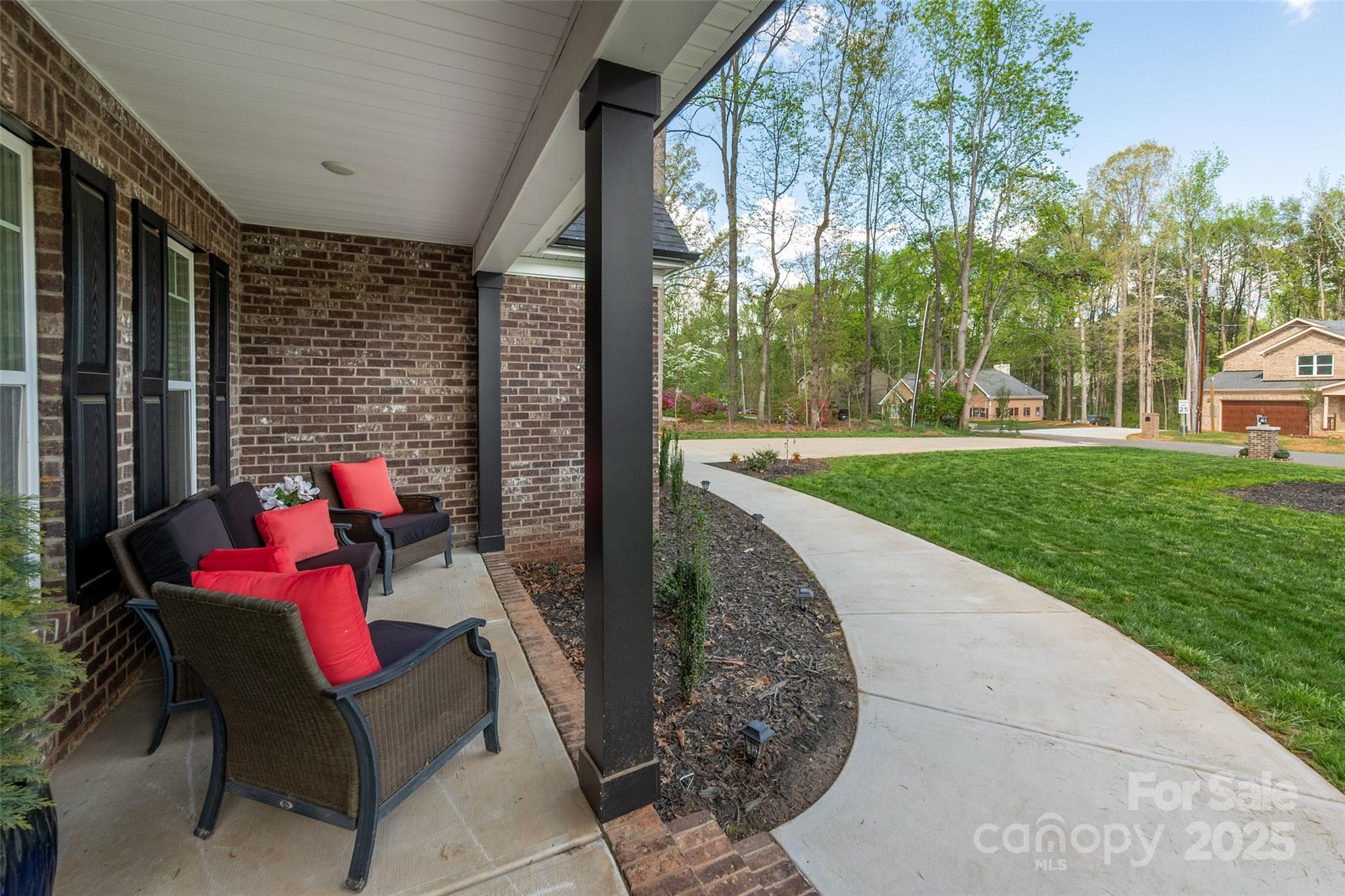 8209 Bella Vista Court Property Photo 4