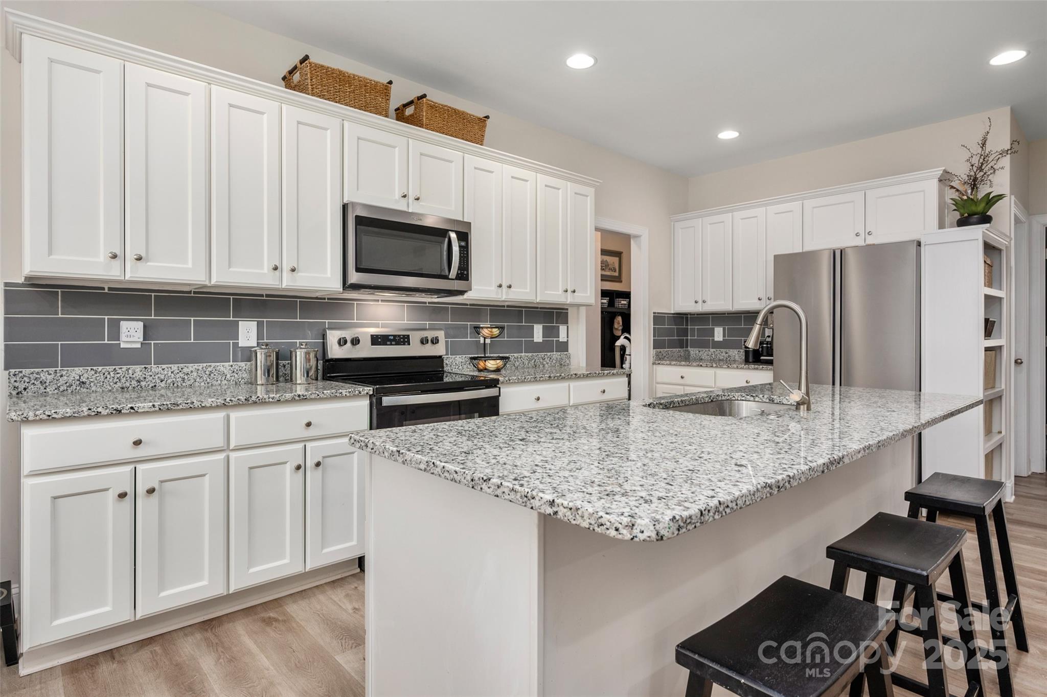 8209 Bella Vista Court Property Photo 12