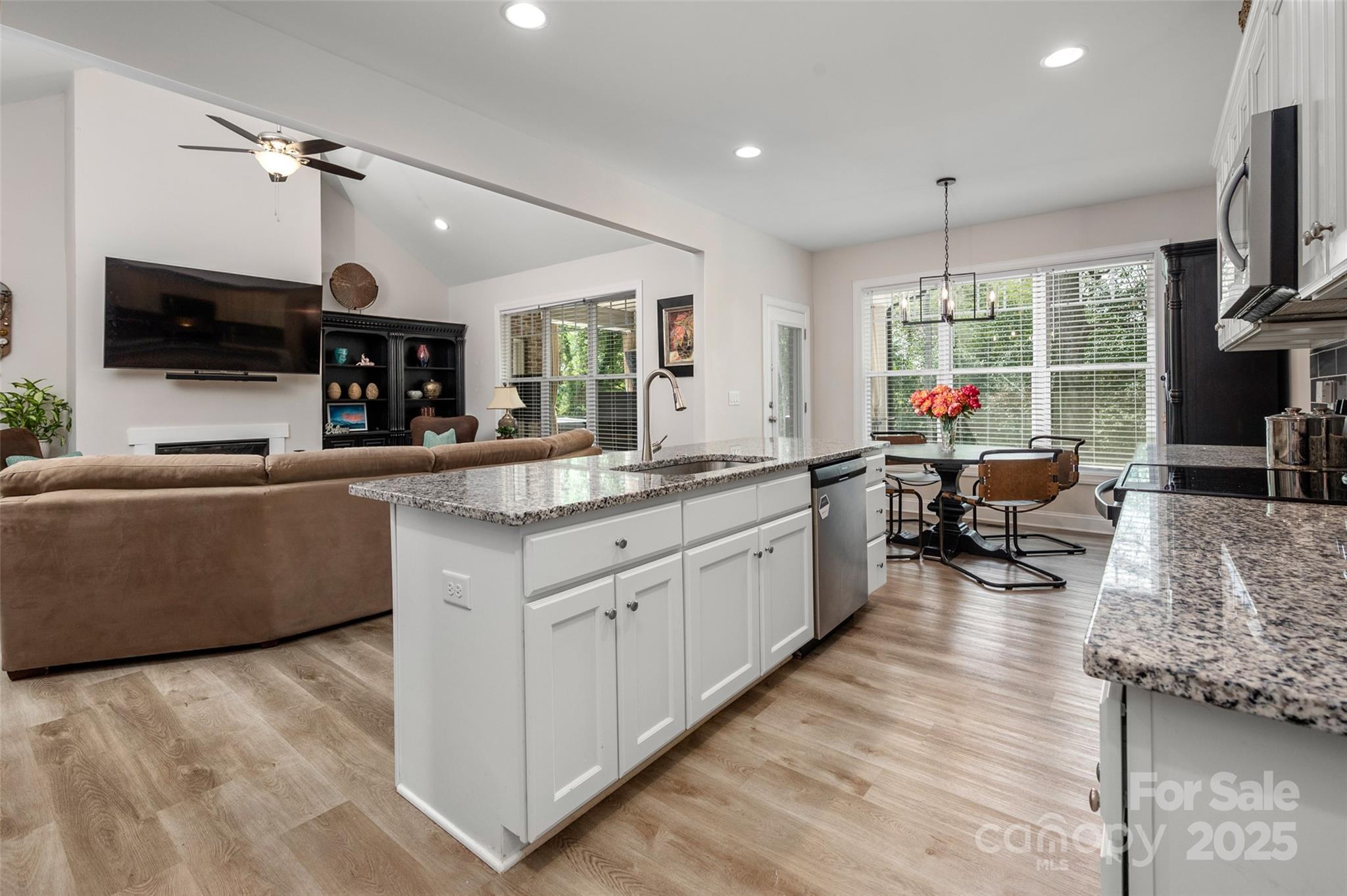 8209 Bella Vista Court Property Photo 14