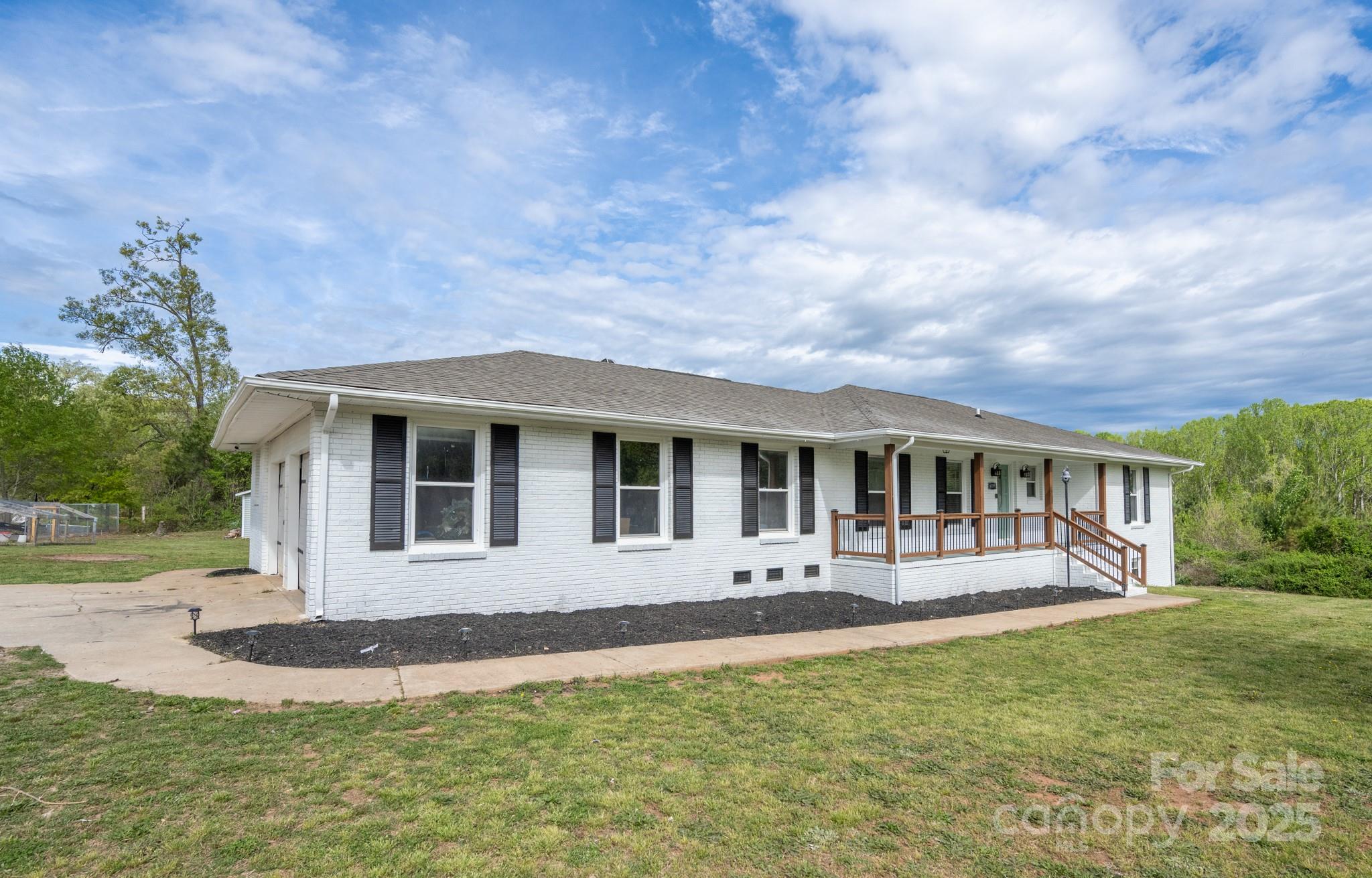 6599 Mcintosh Road Property Photo