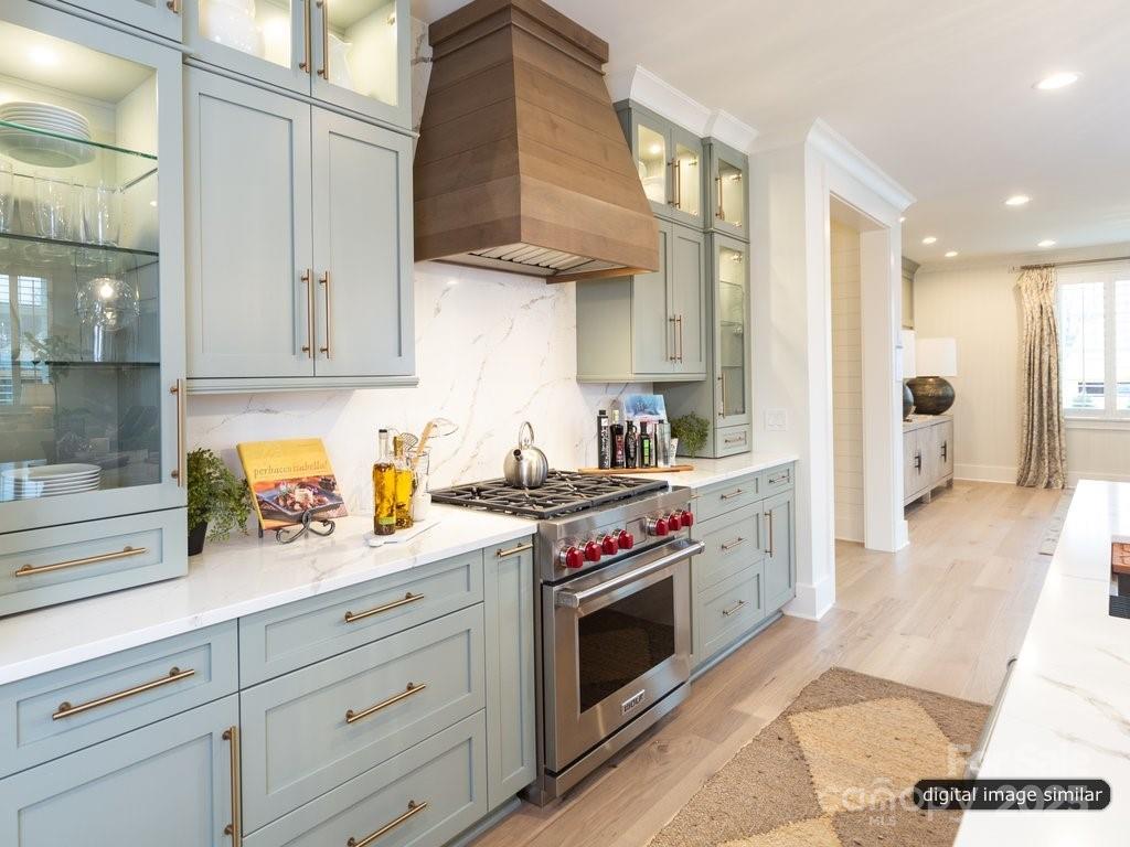 8805 Wingard Drive Property Photo 5