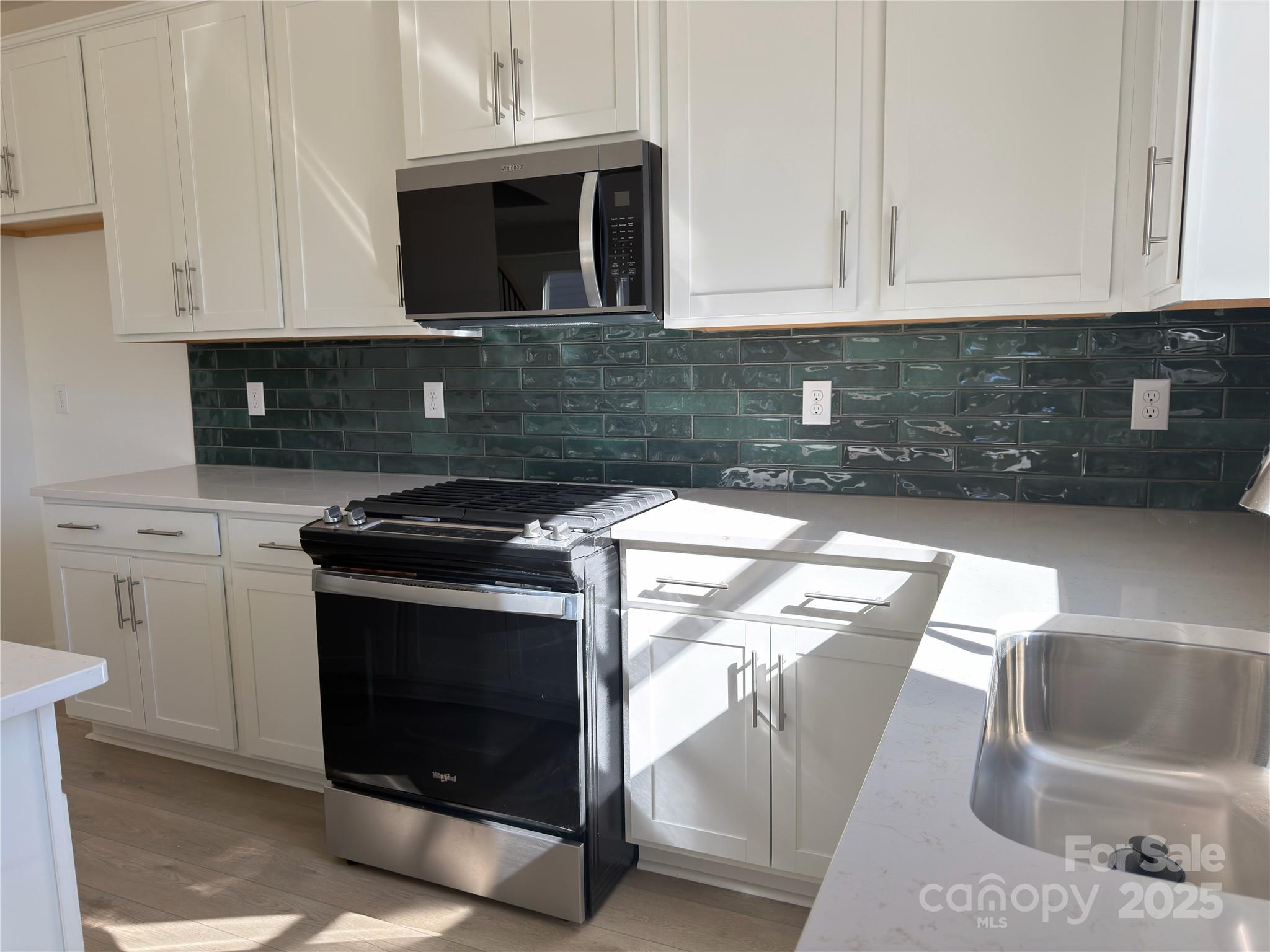 391 Lancashire Court Property Photo 12