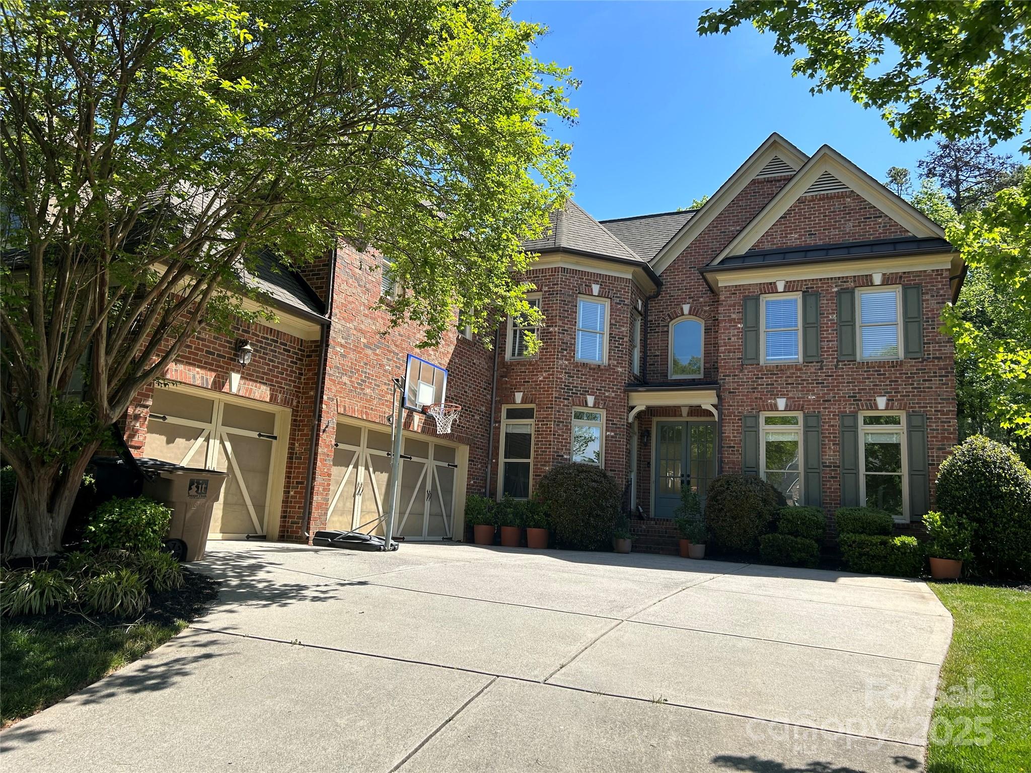 1024 Westbury Drive Property Photo