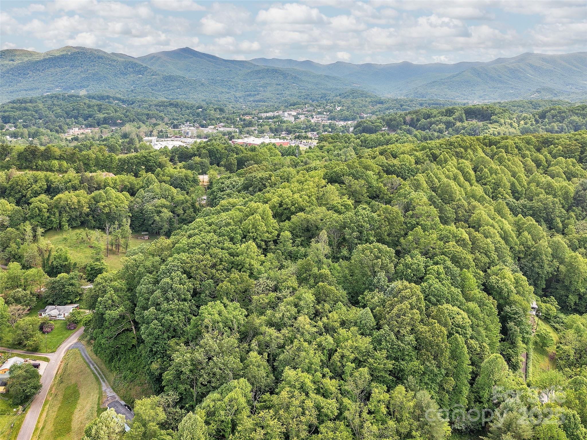 000 Great Smoky Mountain Expressway Property Photo 20
