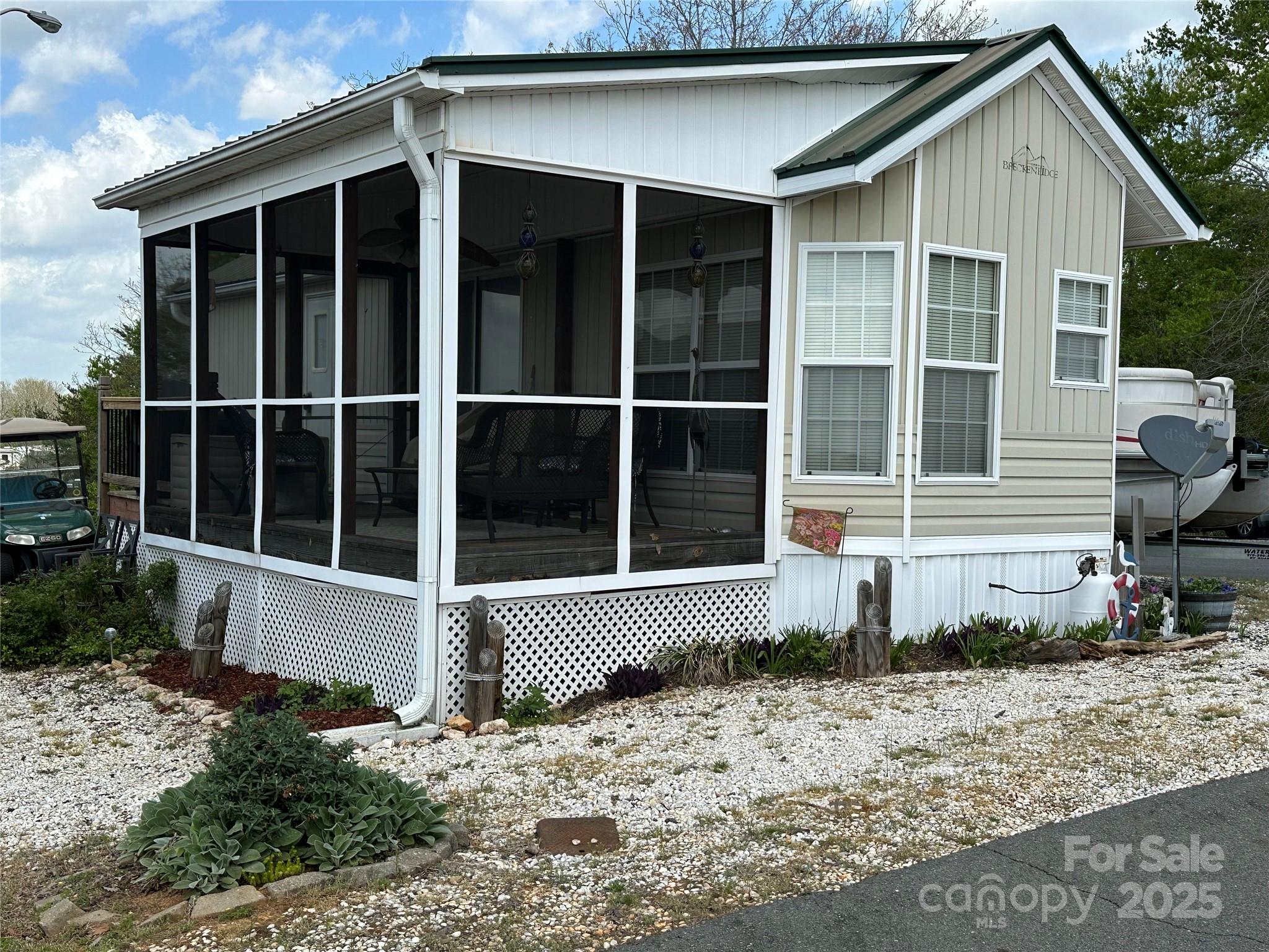 171 Grand View Drive Property Photo
