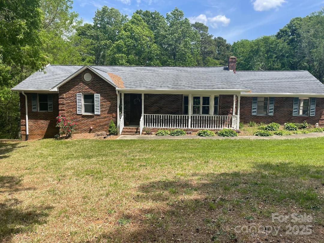 1300 Irish Potato Road Property Photo 1