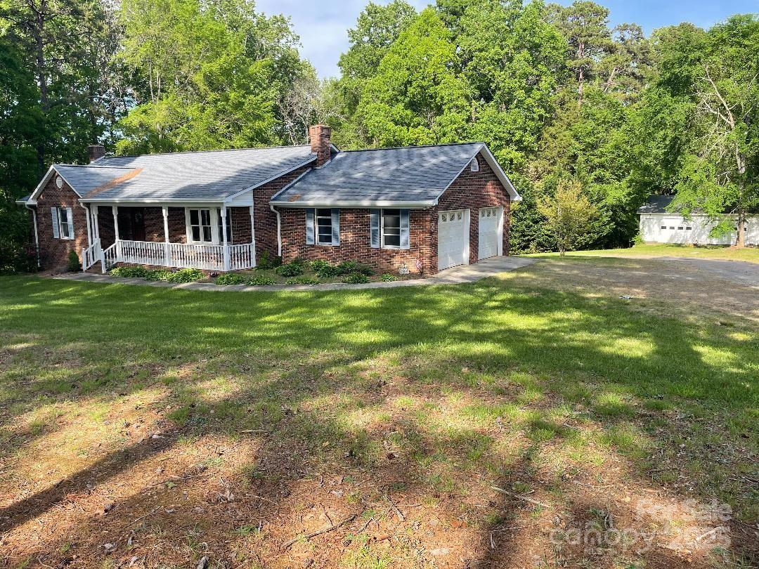 1300 Irish Potato Road Property Photo 4